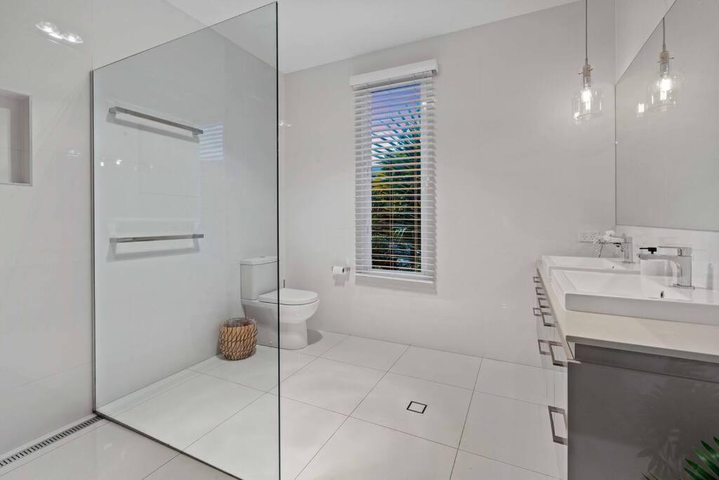Redcliffe CBD Family Beach House