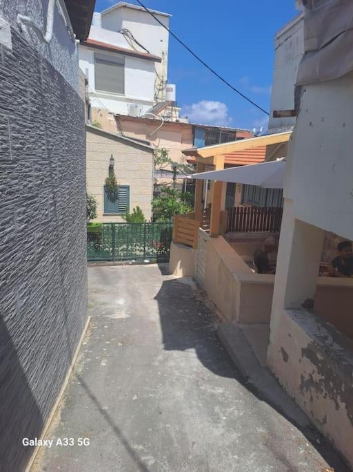 Dafna's place