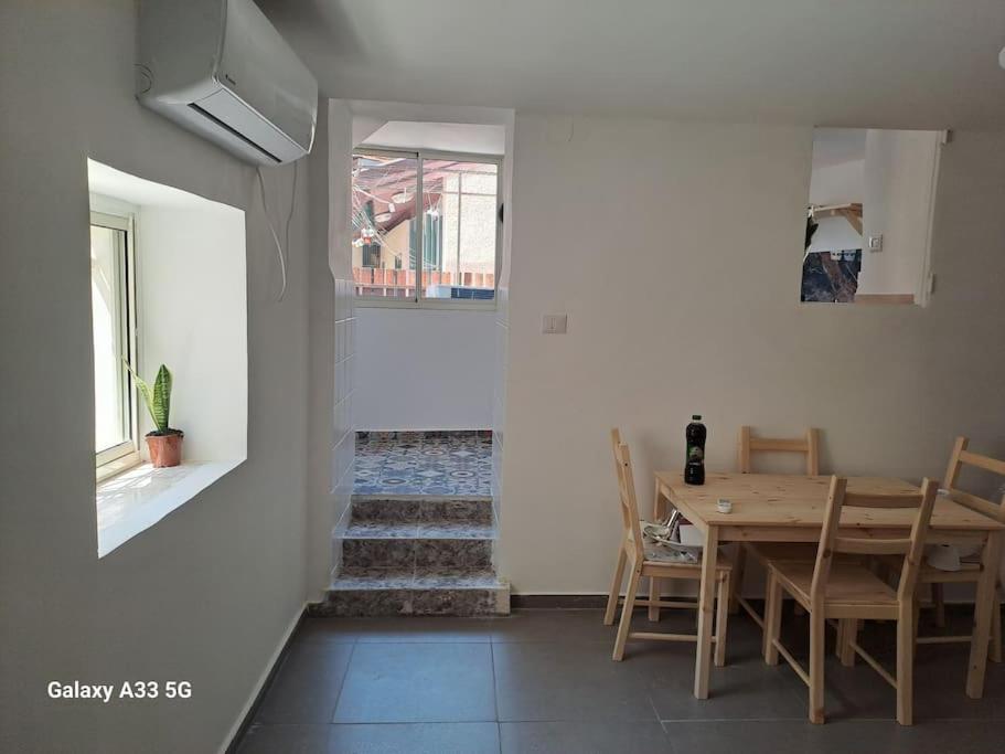 Dafna's place