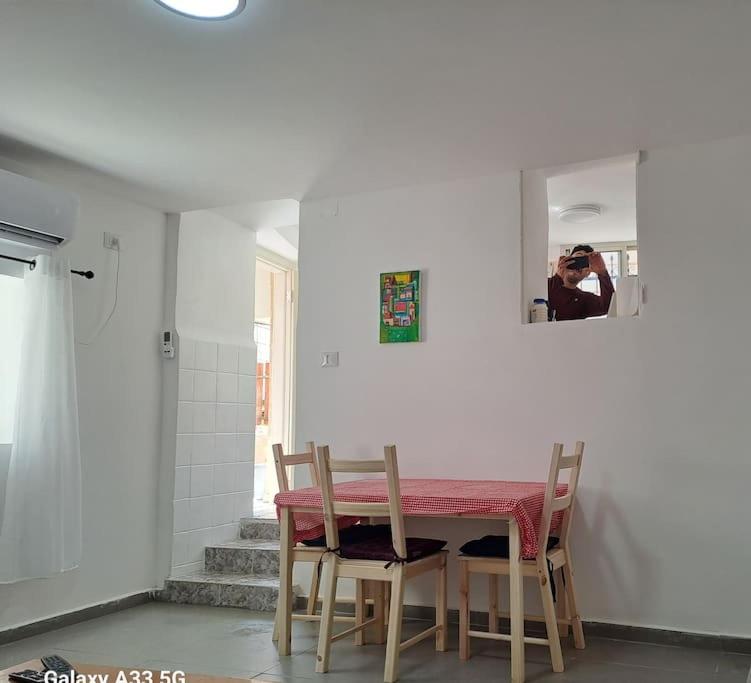 Dafna's place