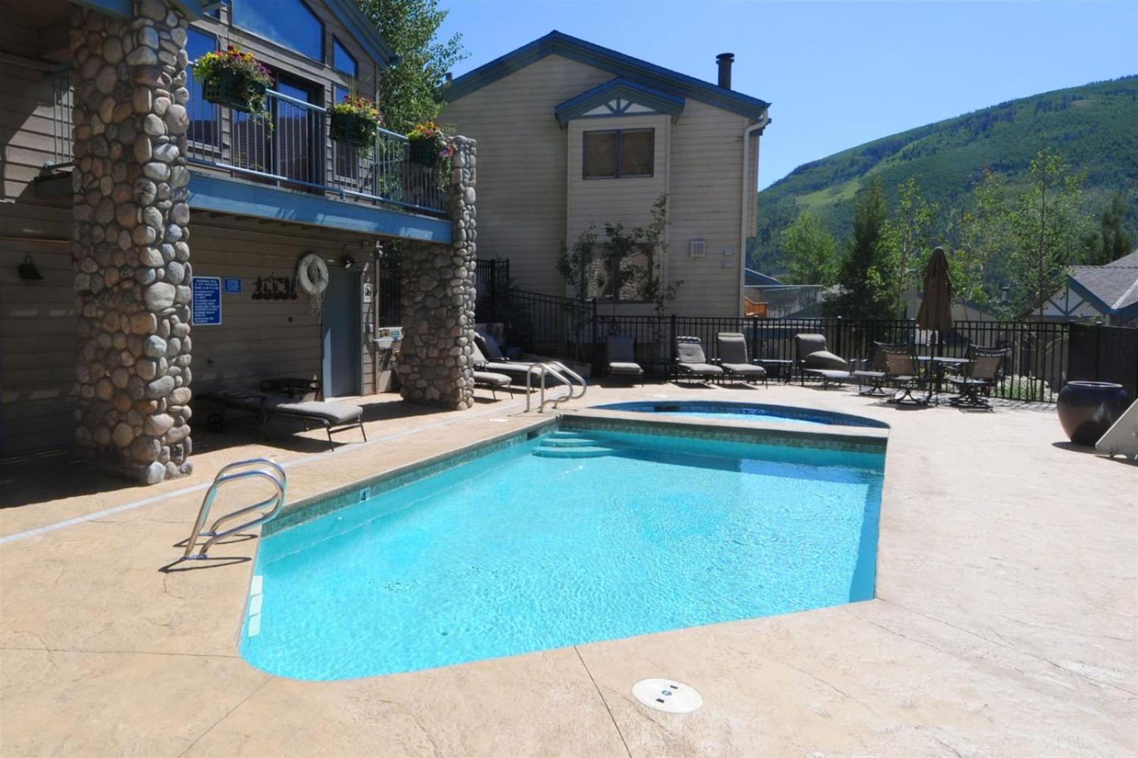 Potato Patch Luxury 4 Bedroom Townhome - Vail Point view 2