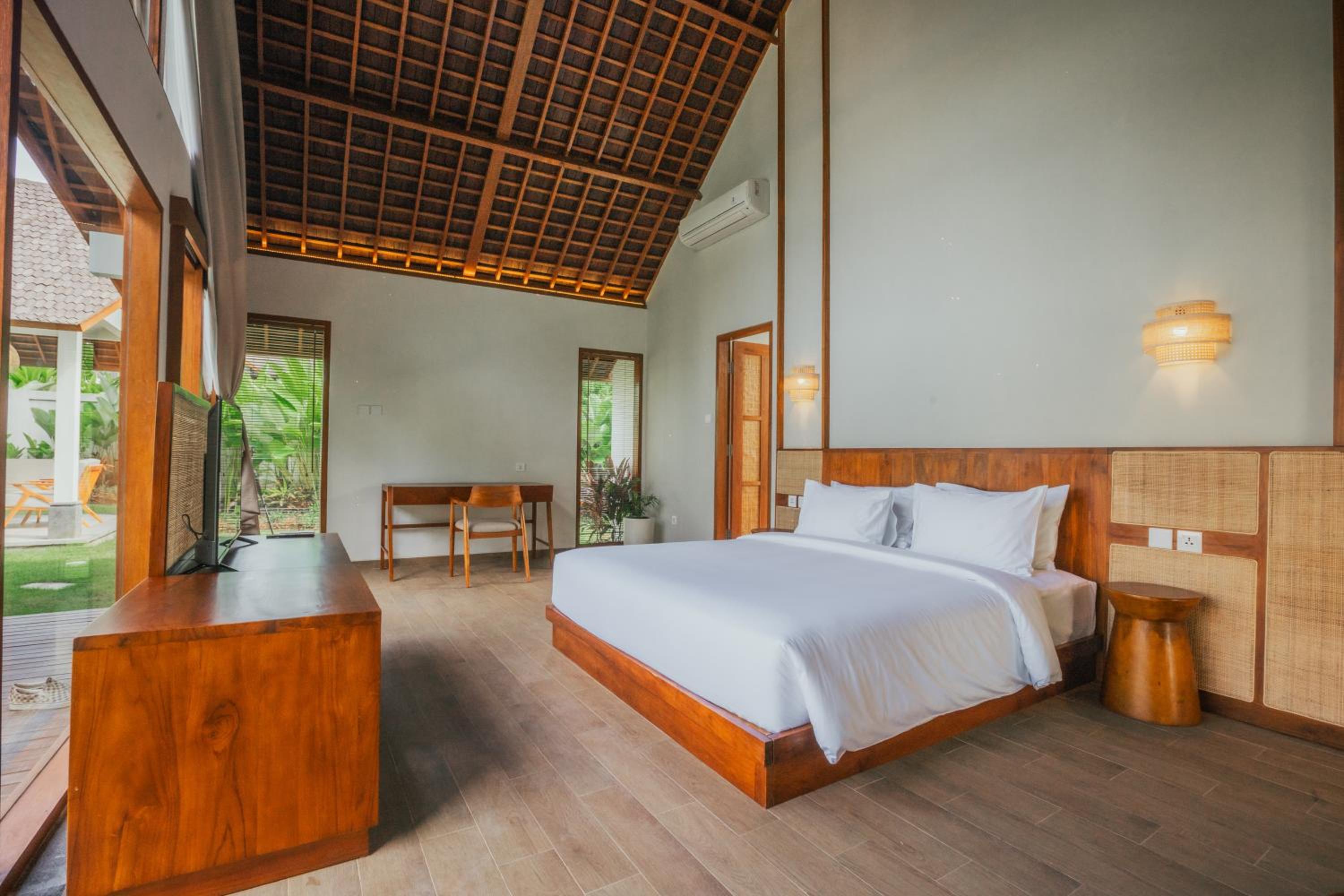 Arpana Luxury Private Pool Villas view 5