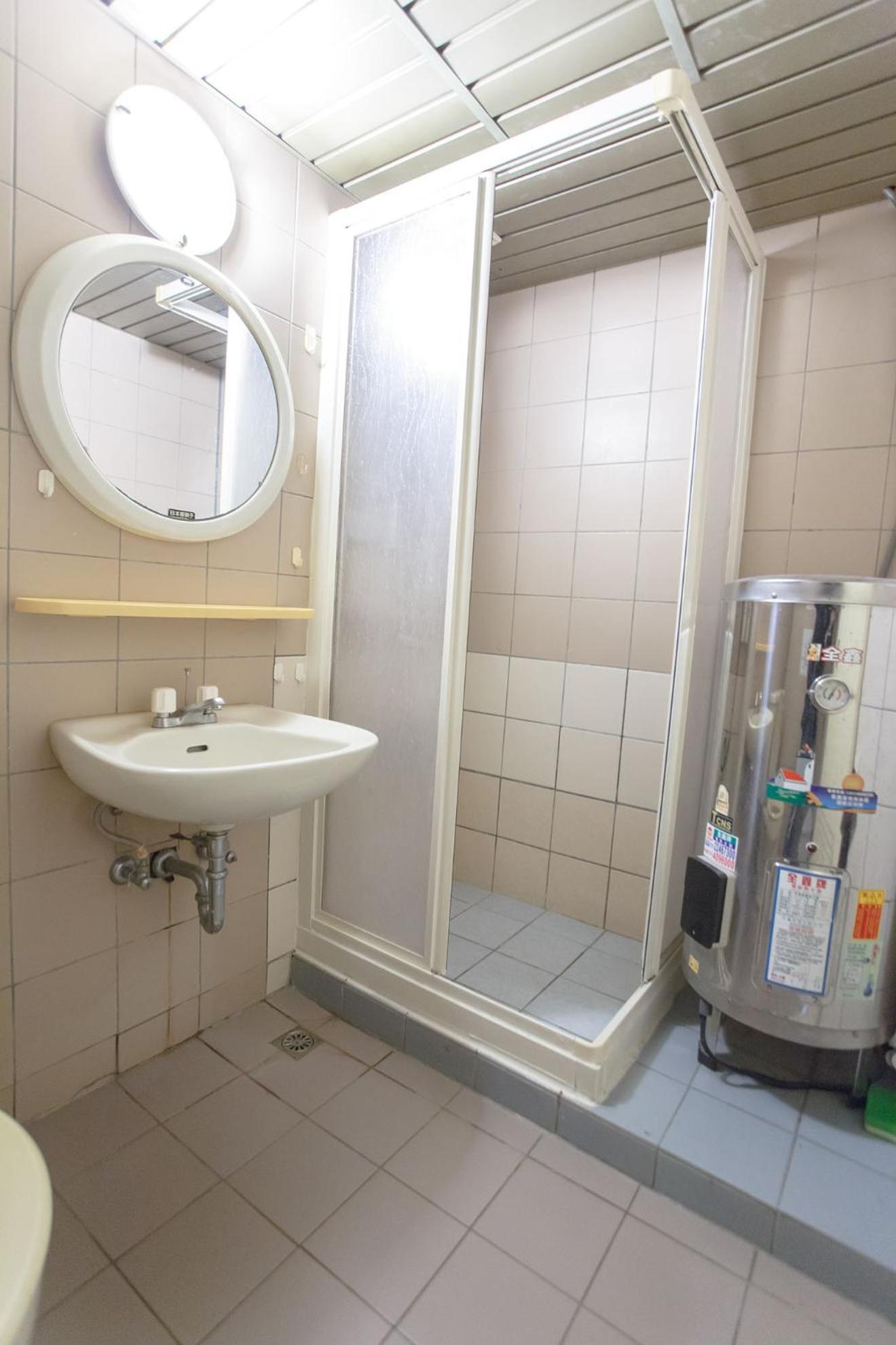 Alan rooms for 2-4 people