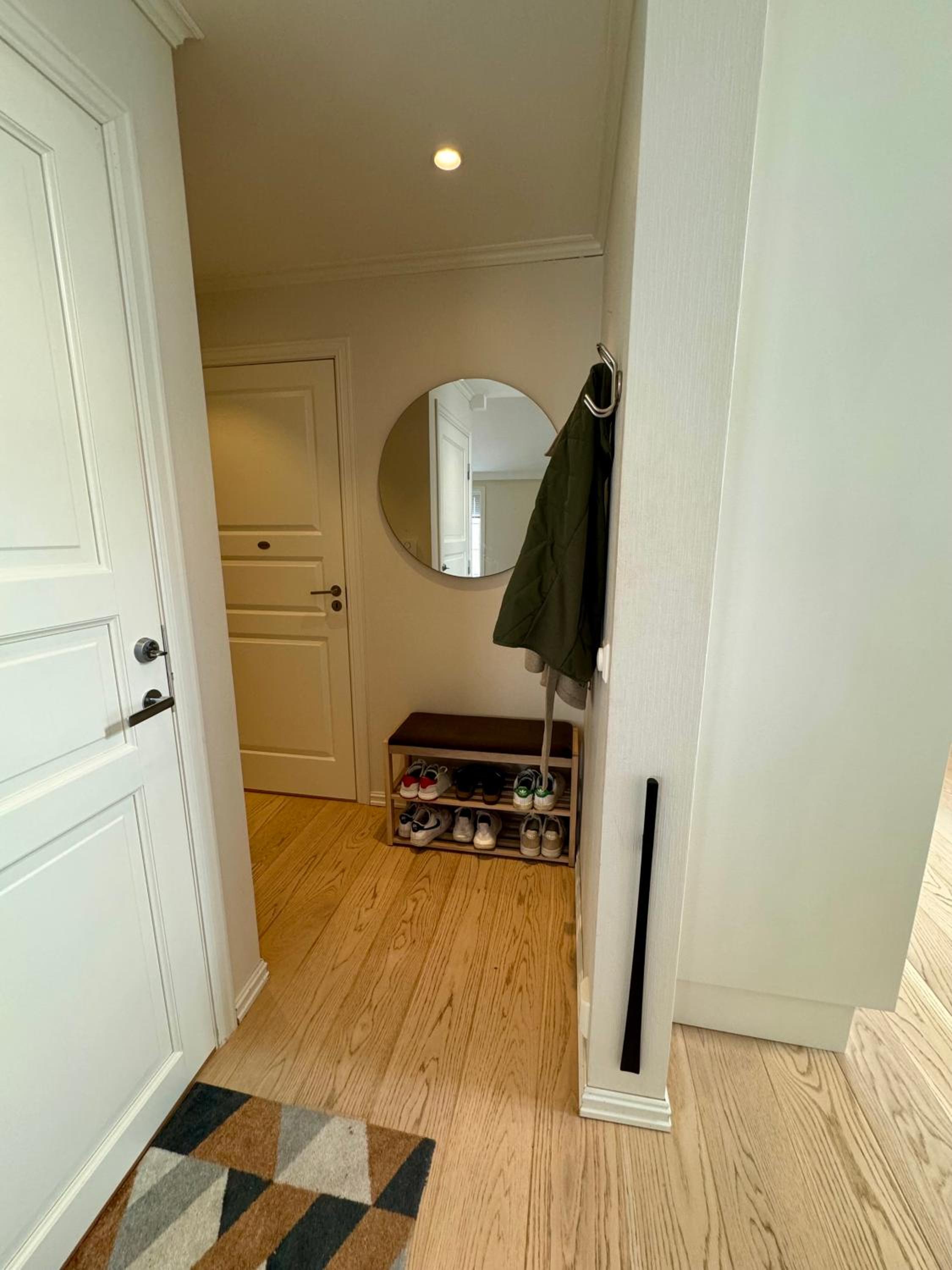 Spacious apartment right by the city centre view 5