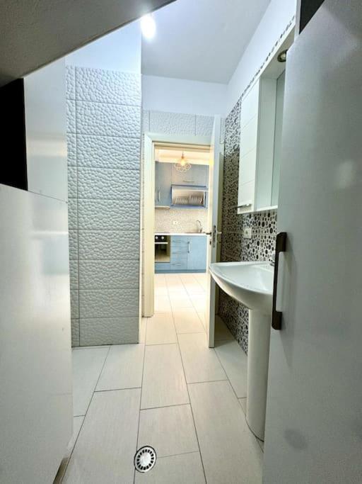 Picco Luxury Studio Apartment, Bougainville Bay