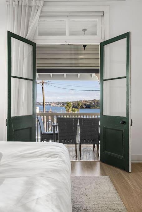 Vacation Home w Private Rooftop and Harbour View