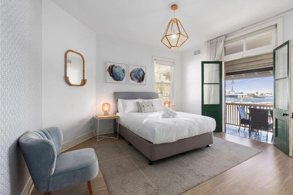 Vacation Home w Private Rooftop and Harbour View