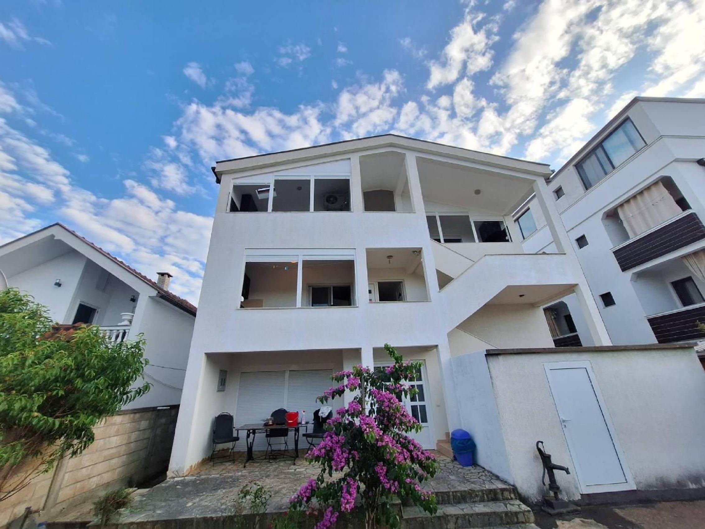 Aldina Apartments