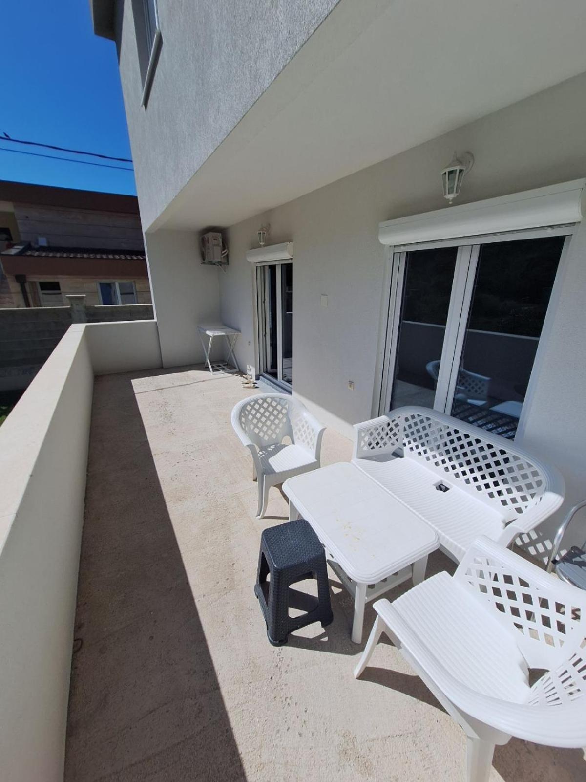 Family house Grbalj view 4