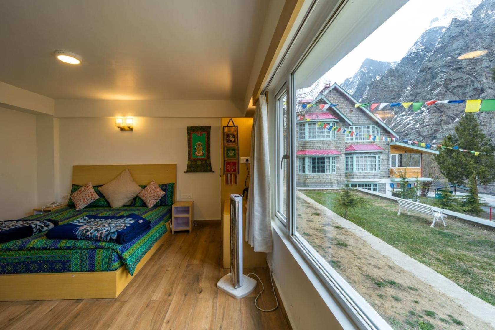 Gemoor Khar- Manor House view 3