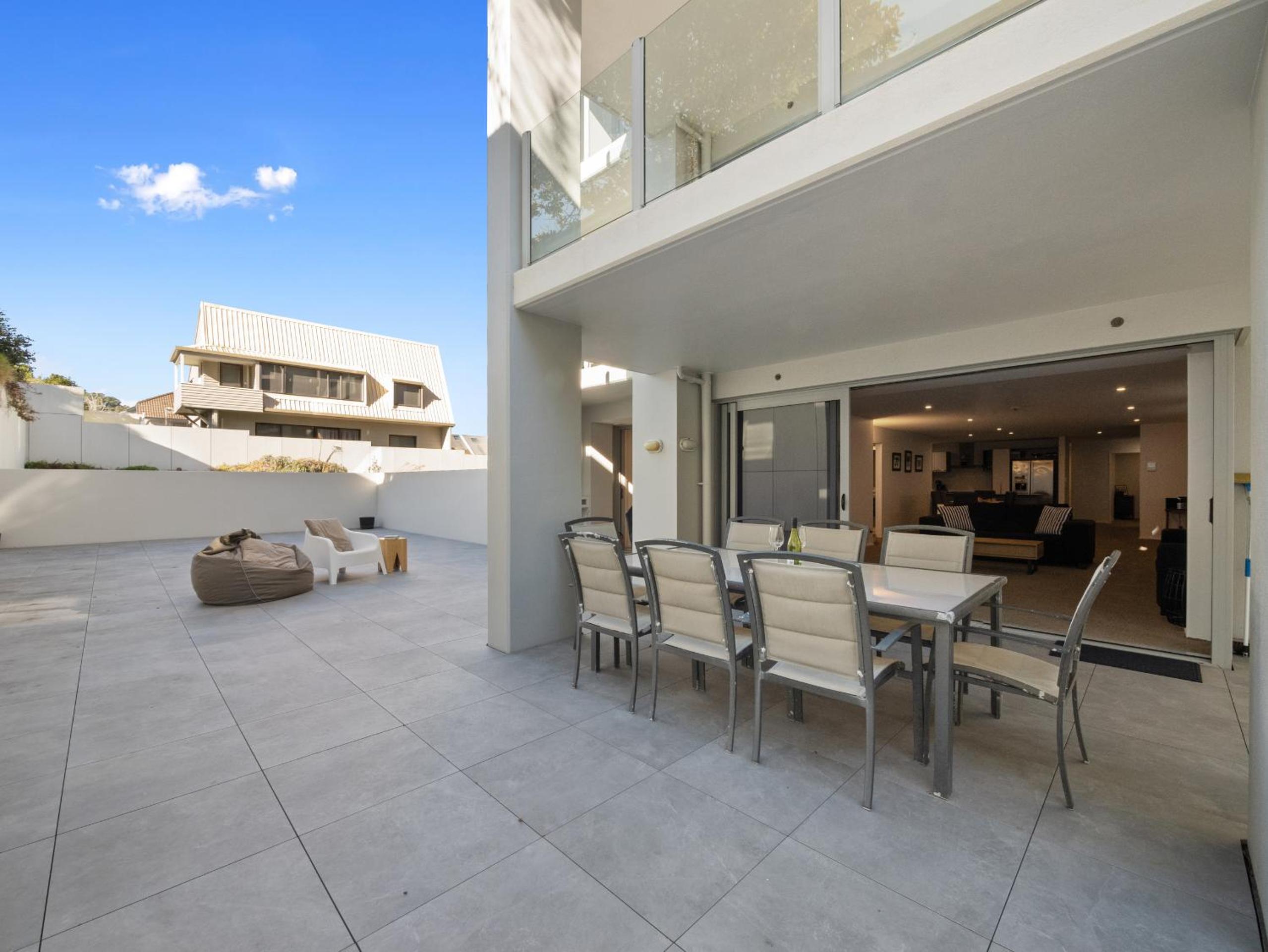 Spacious Cayman Mount Maunganui Apartment