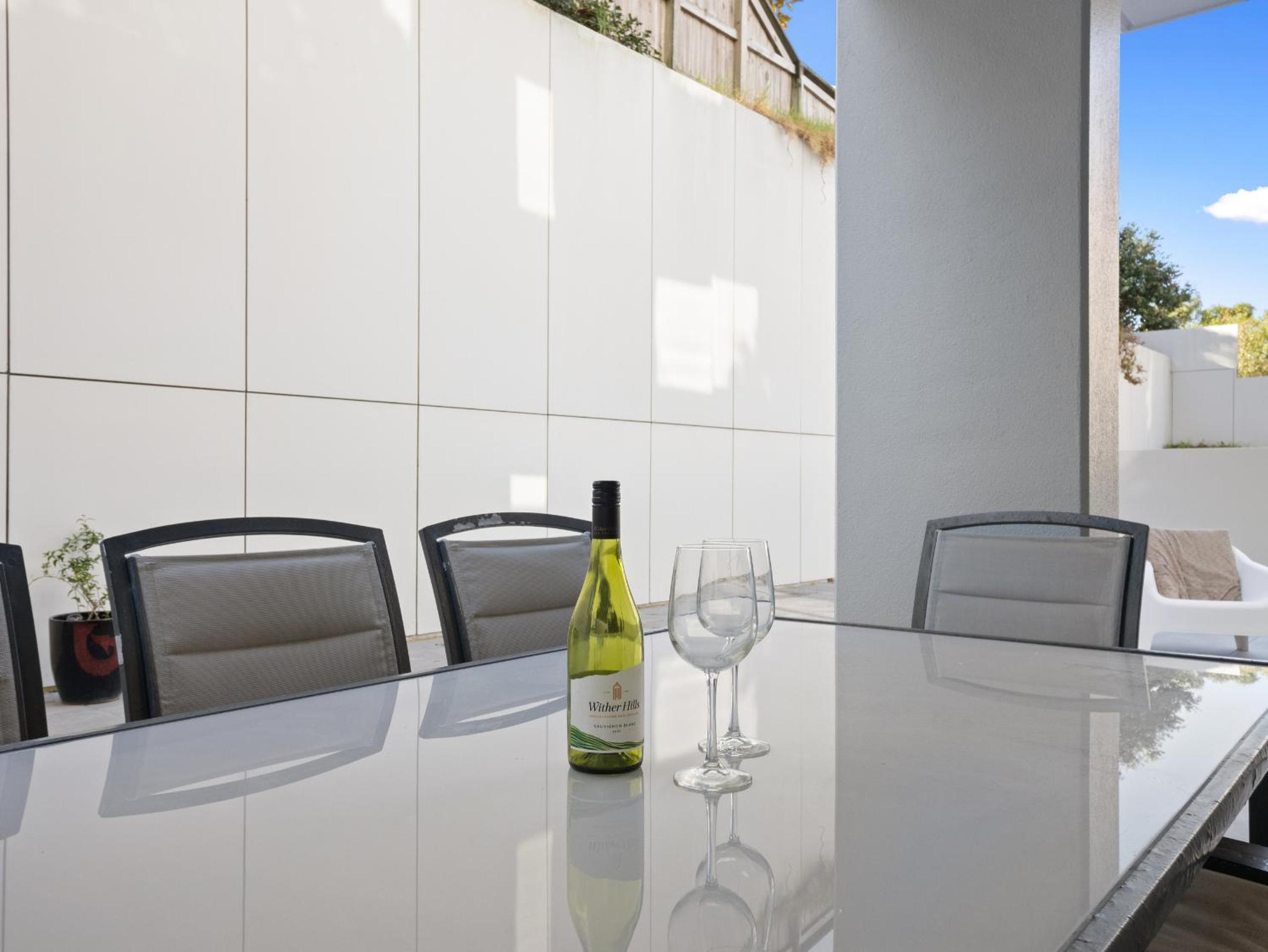 Spacious Cayman Mount Maunganui Apartment