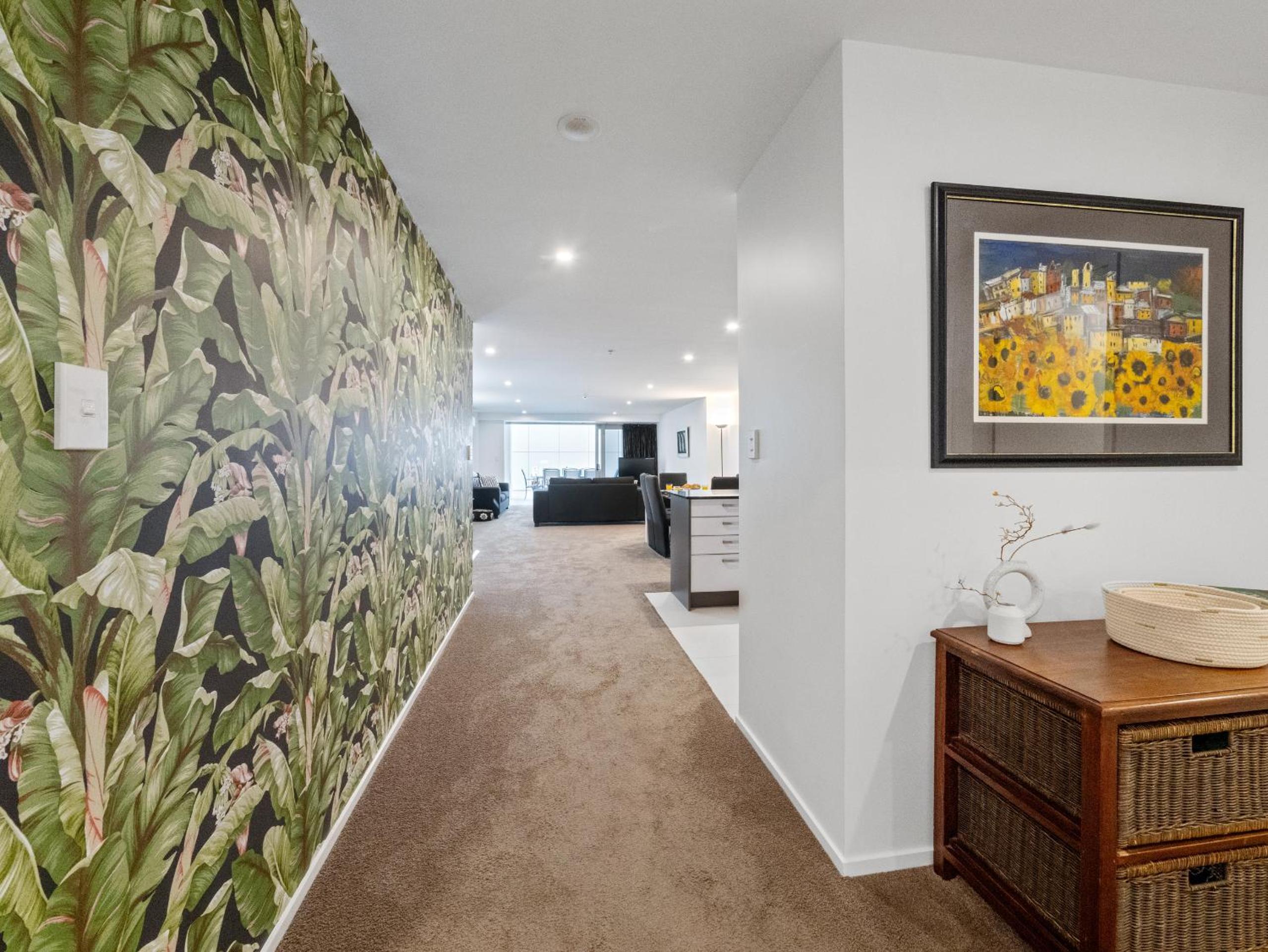 Spacious Cayman Mount Maunganui Apartment