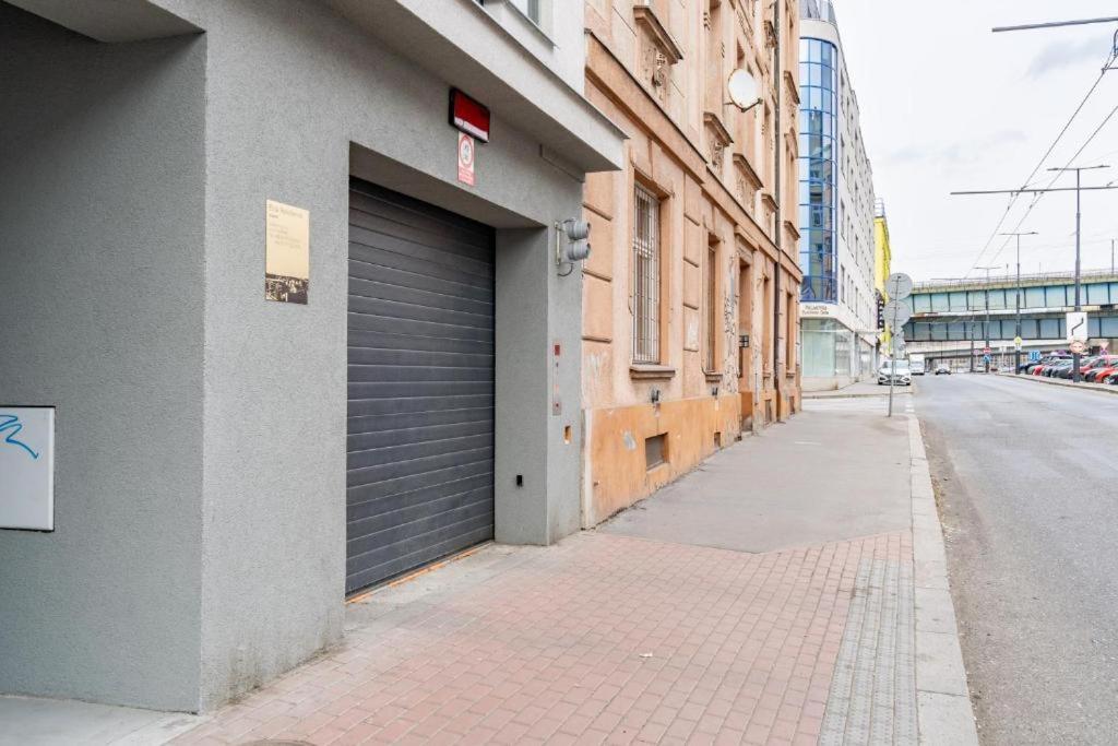 Brand new two room apartment #23 with FREE parking in the city center