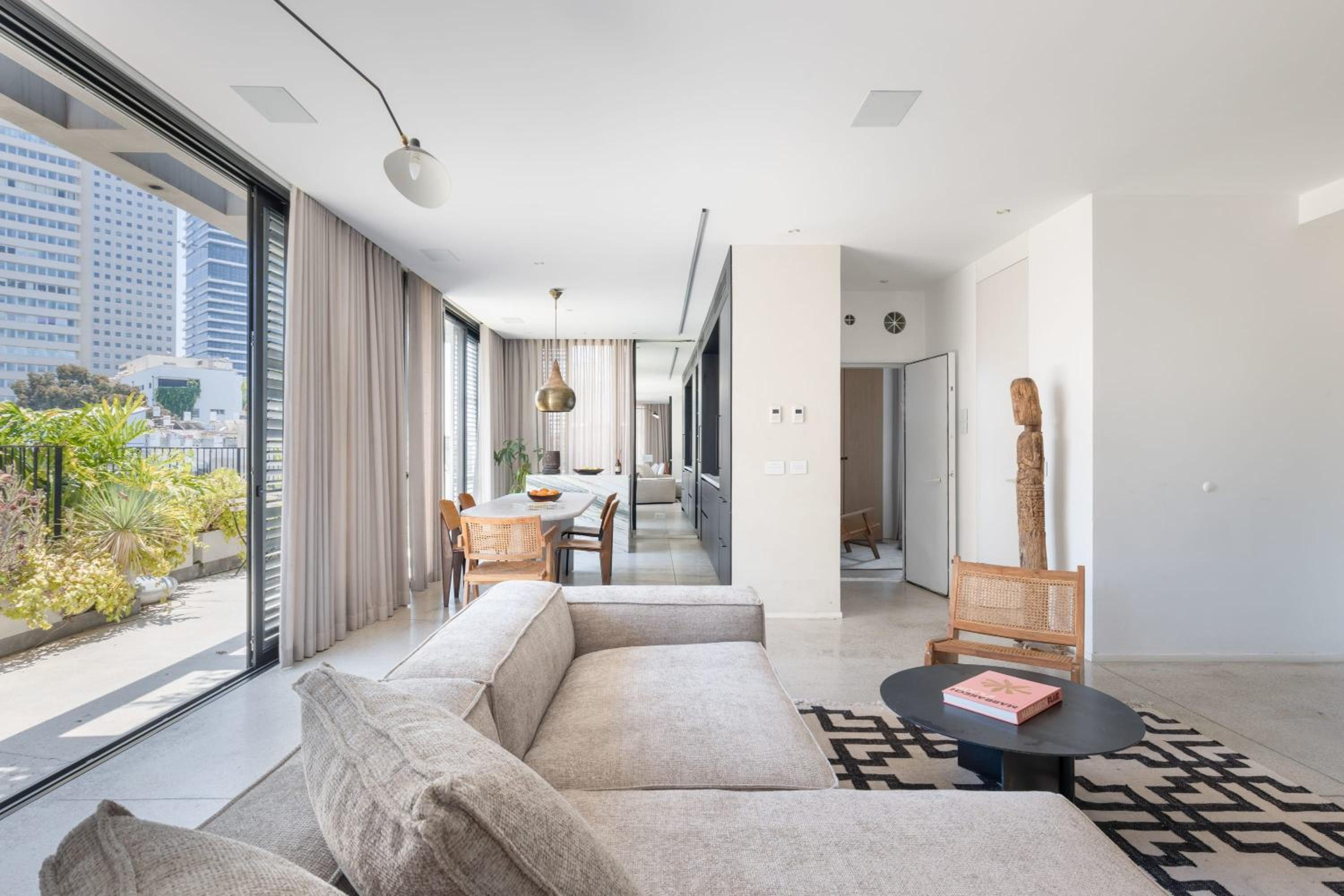 High Living Penthouse with Rooftop Pool view 3