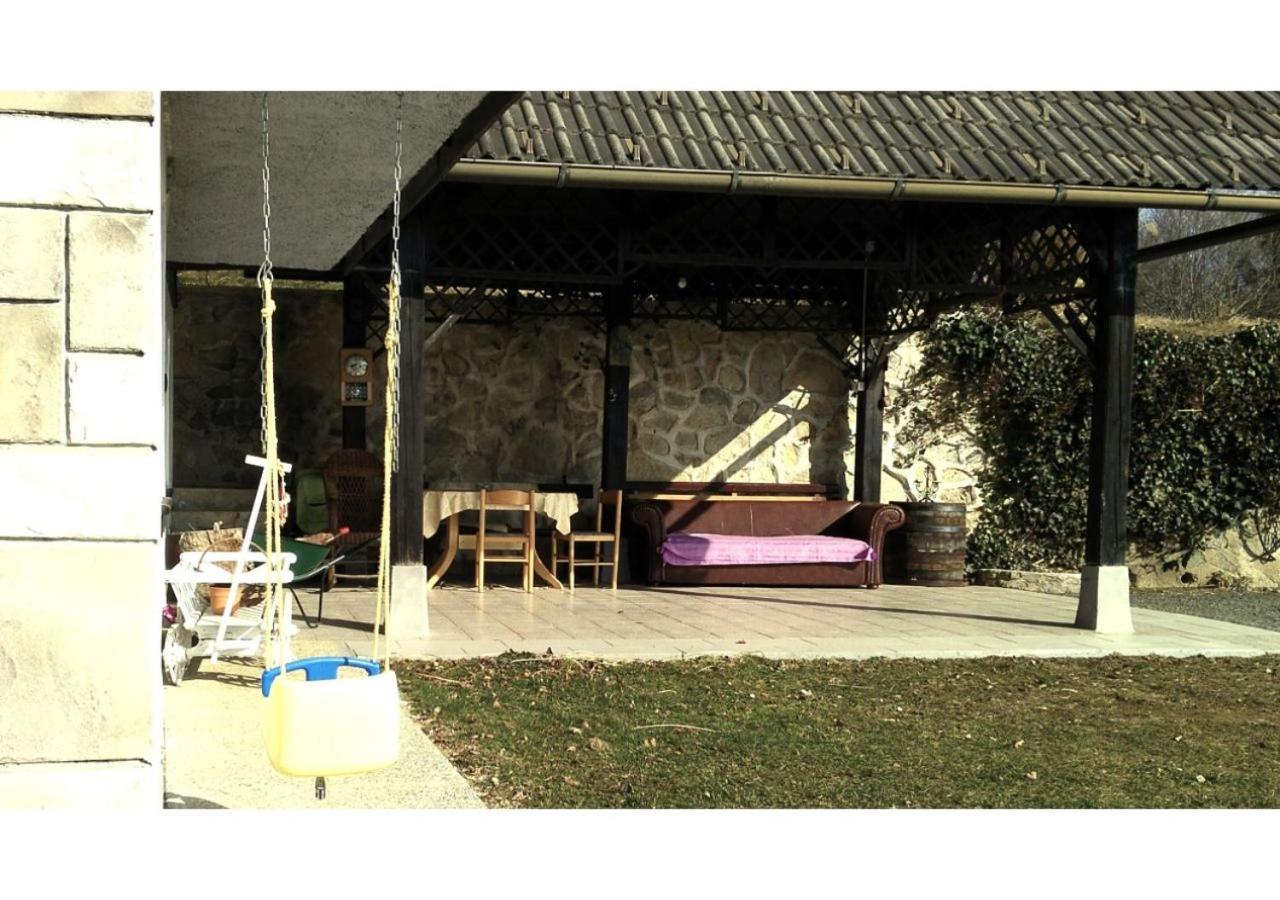 Photo 8