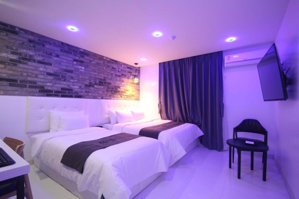 Gray Hotel