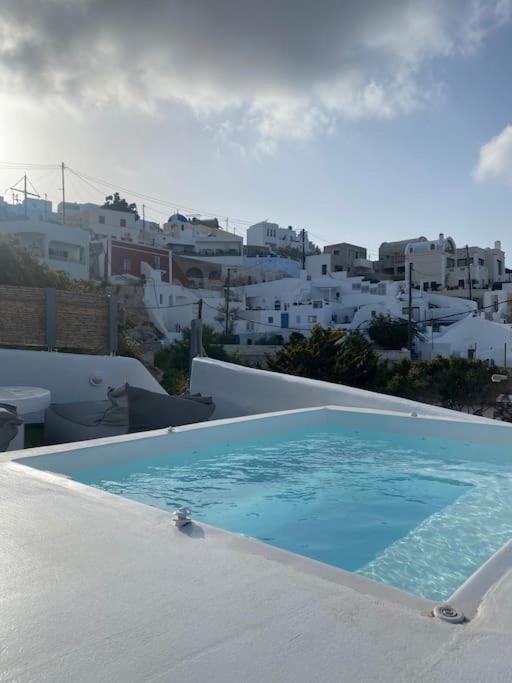 EvnOikon I- Jacuzzi Cave House in Fira photo 5