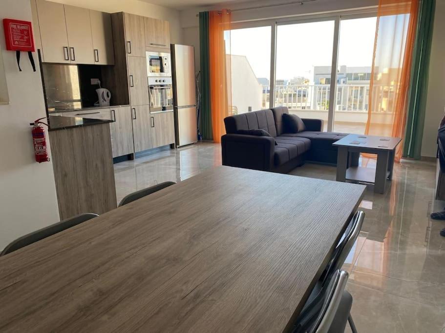 Top New Penthouse photo 1