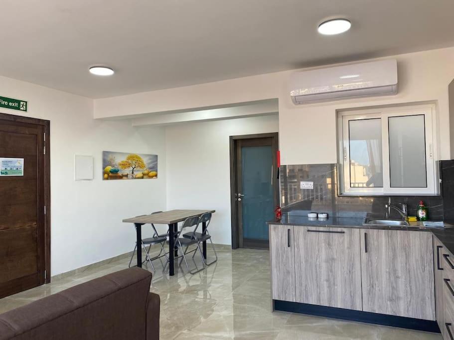 Top New Penthouse photo 3