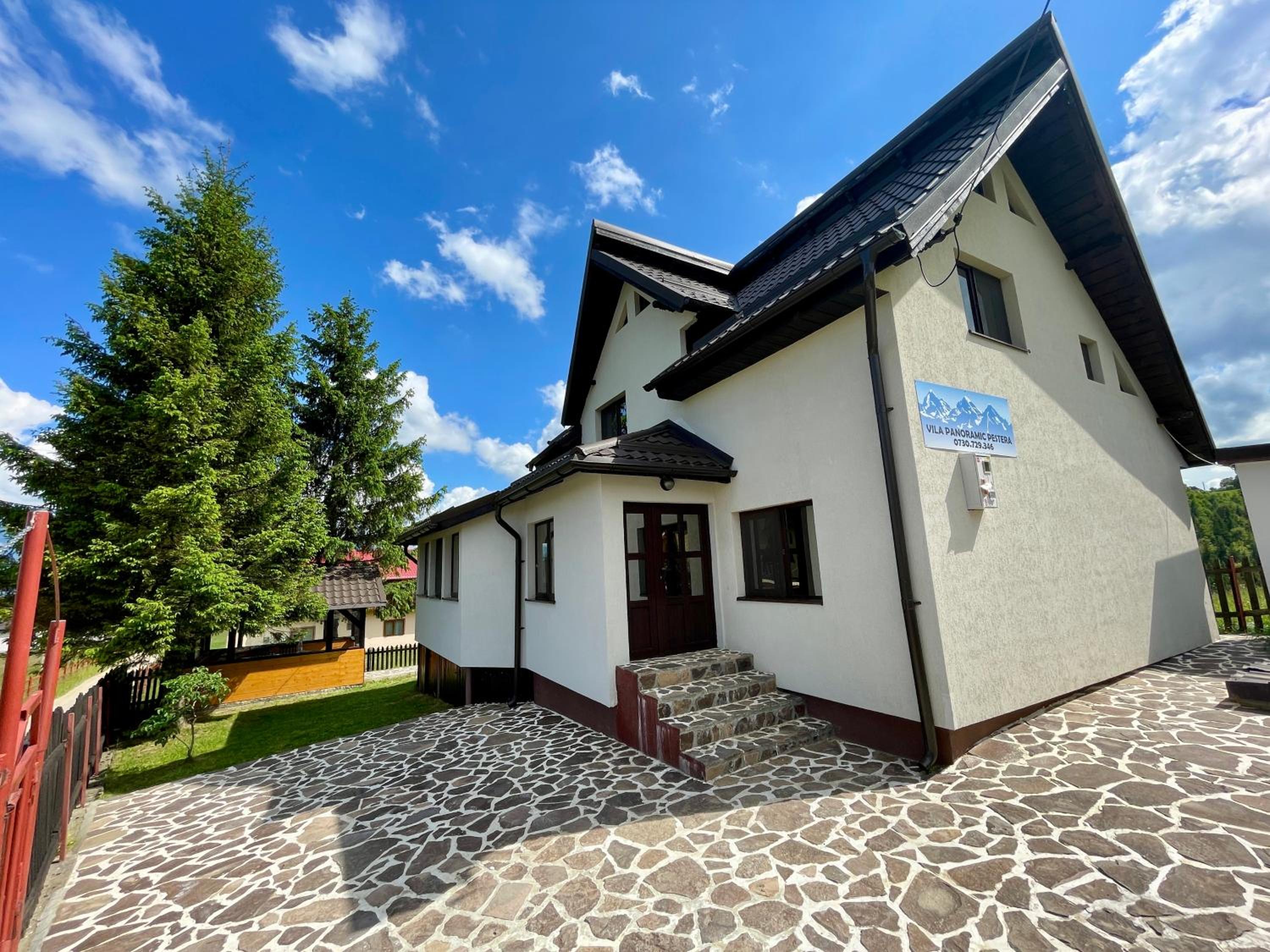 Vila Panoramic Pestera - main view