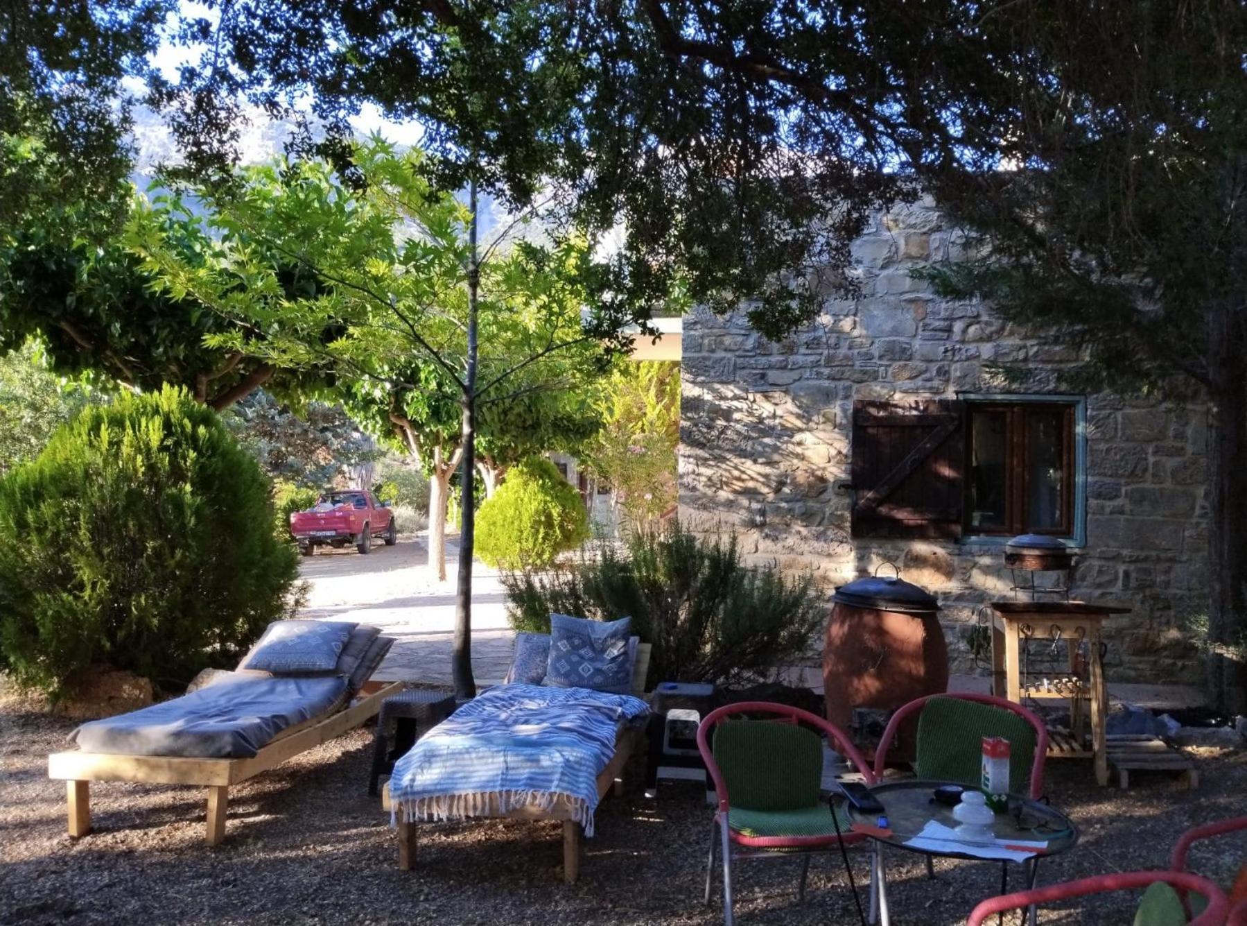 Akros Oreon Apartment Voliares