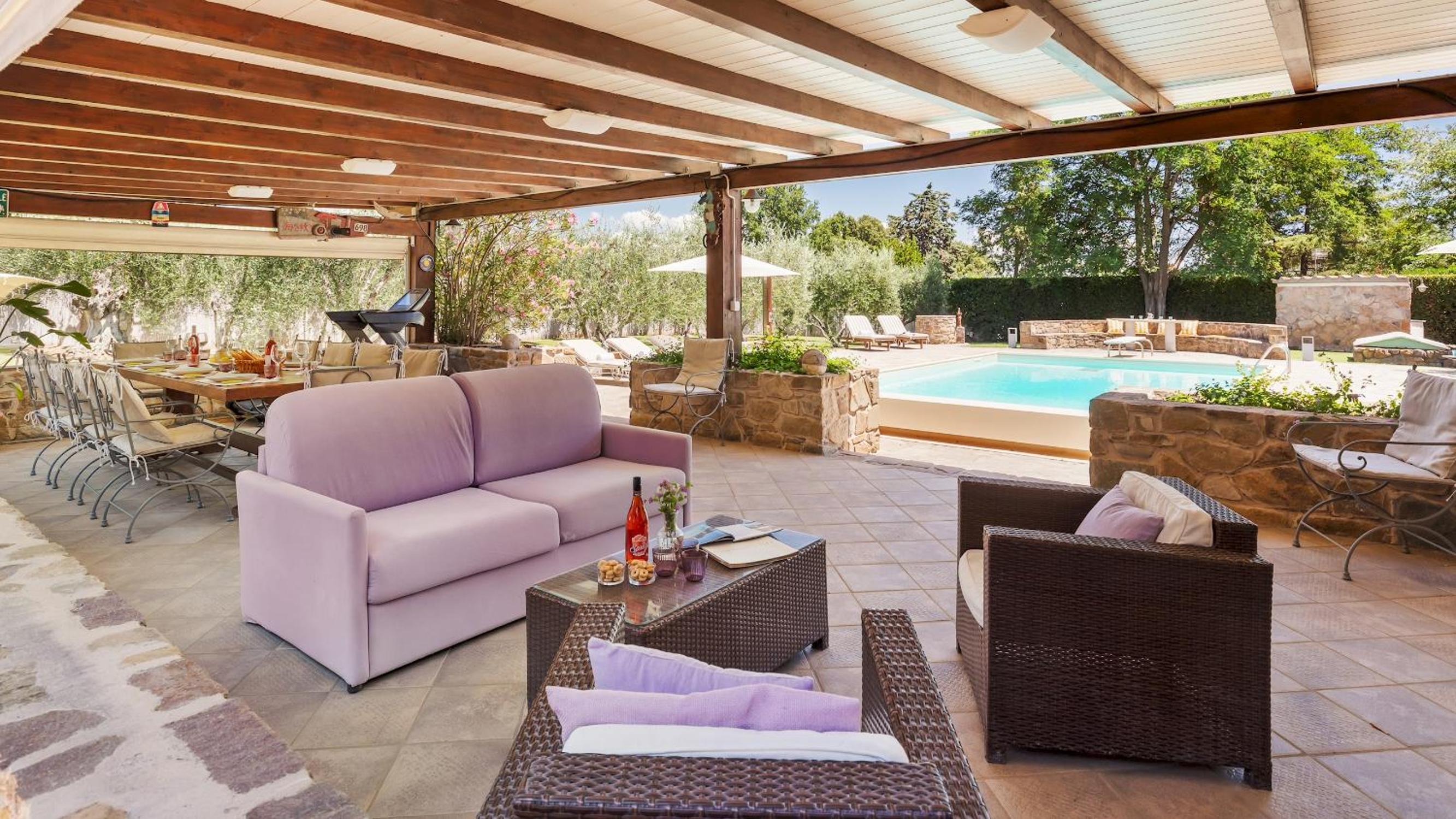VILLA CASTIGLIONE 9, Emma Villas view 5