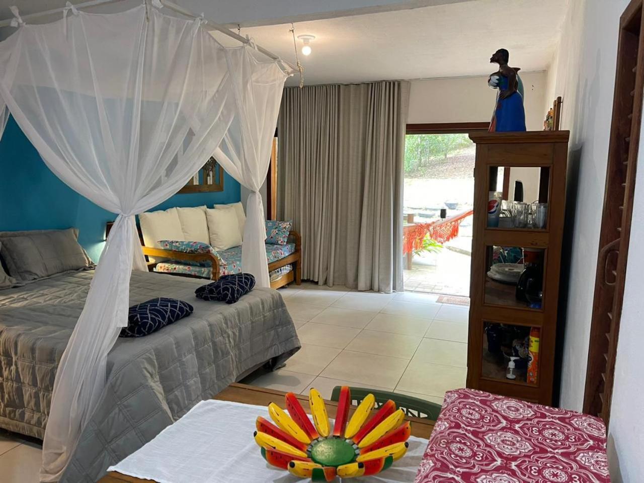 Loft próximo a Praia do Forte com piscina