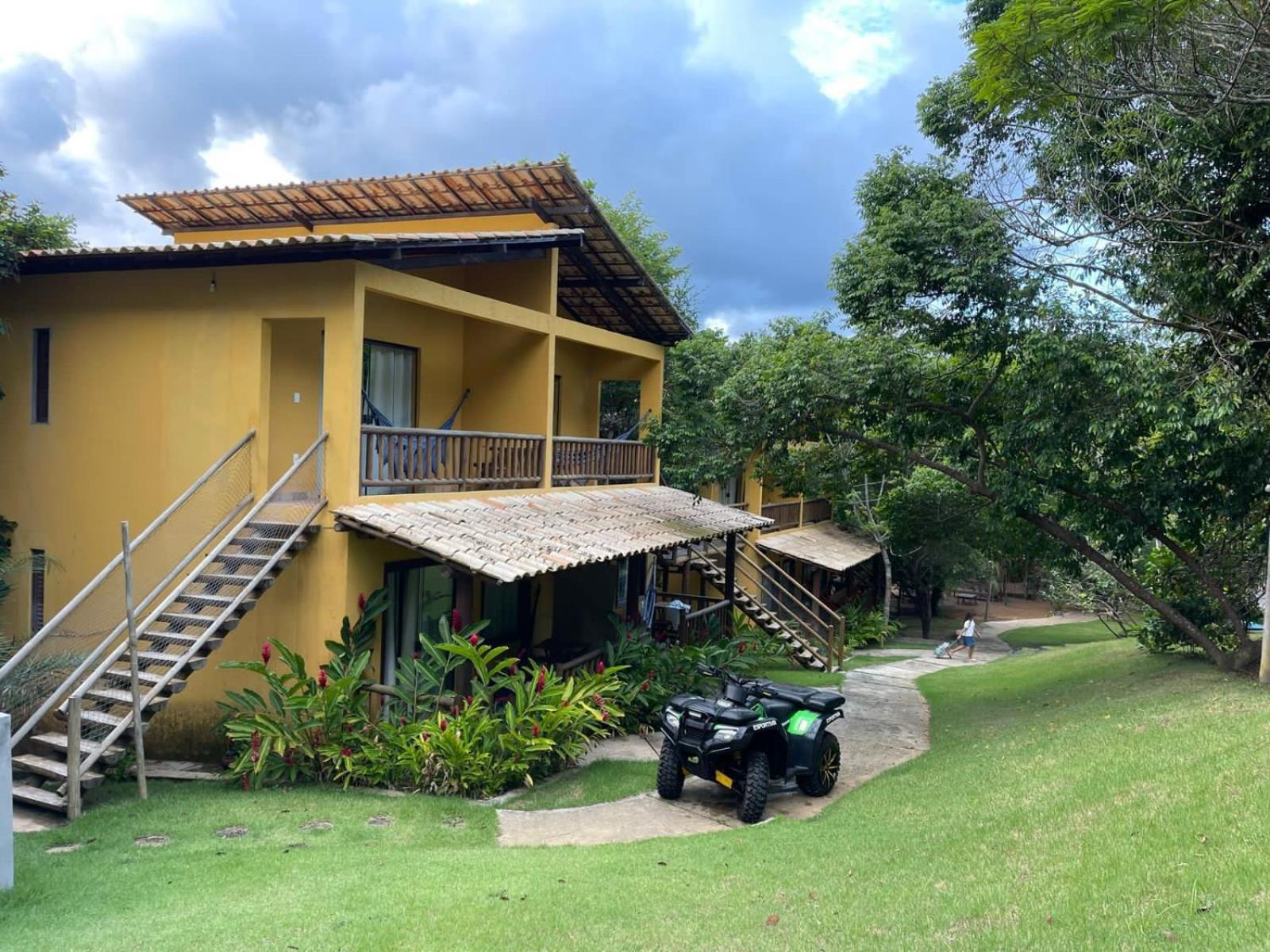 Loft próximo a Praia do Forte com piscina