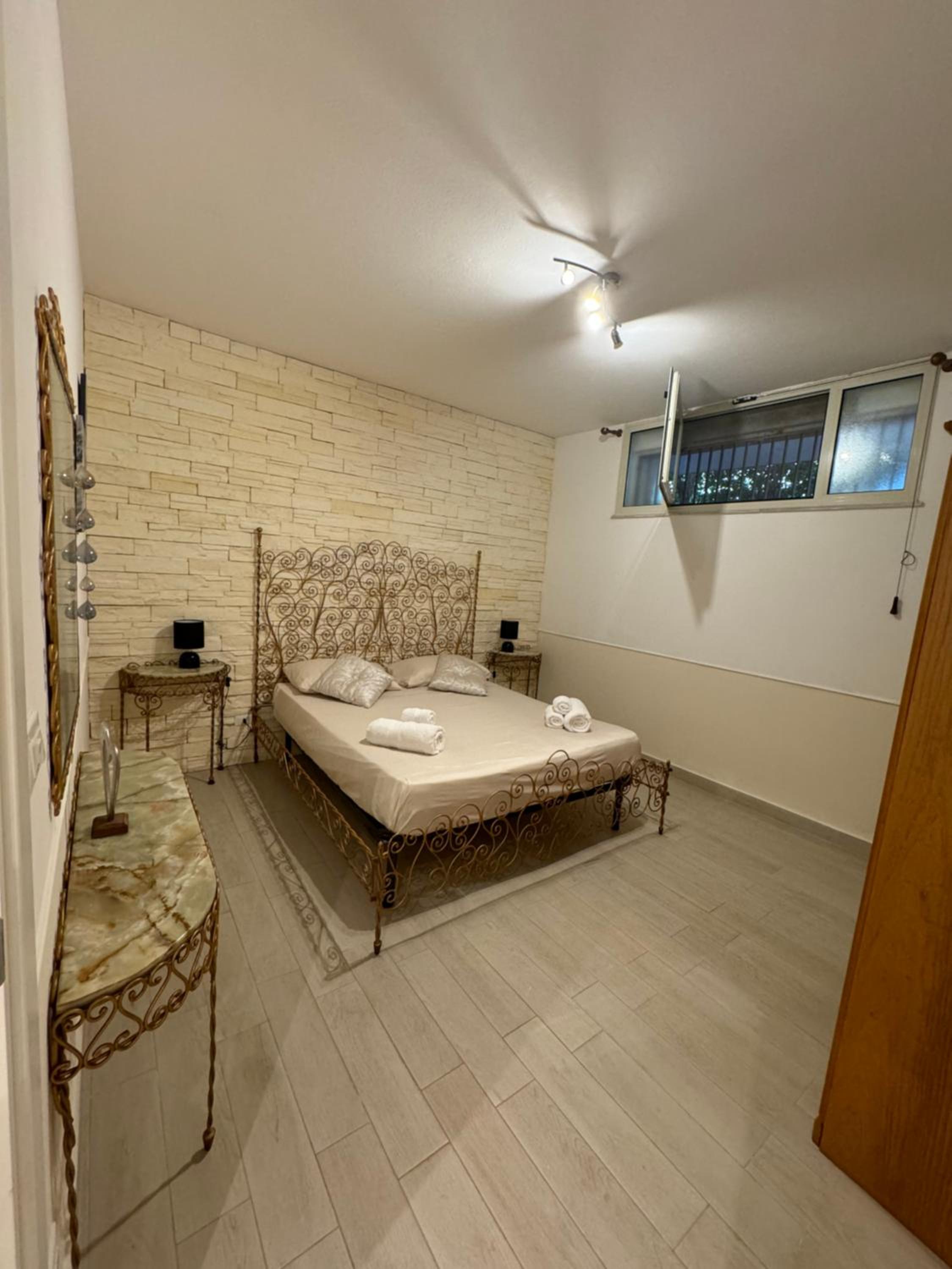 Mondello Telemaco Beach en Palermo — bedroom
