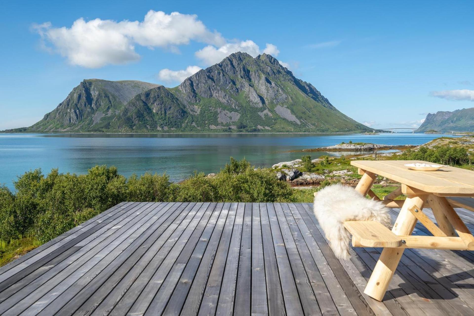 Lyngvær Arctic Pearl Lodge - Jacuzzi & Sauna - No 17
