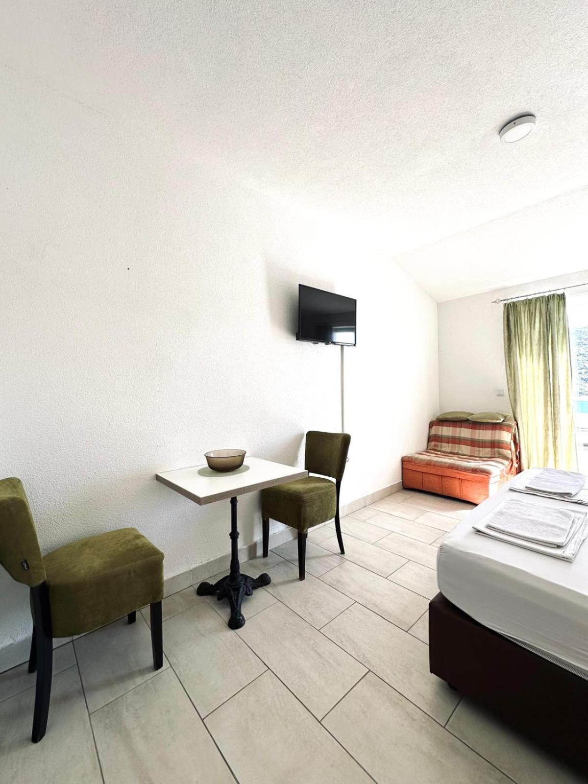 Apartments Mango