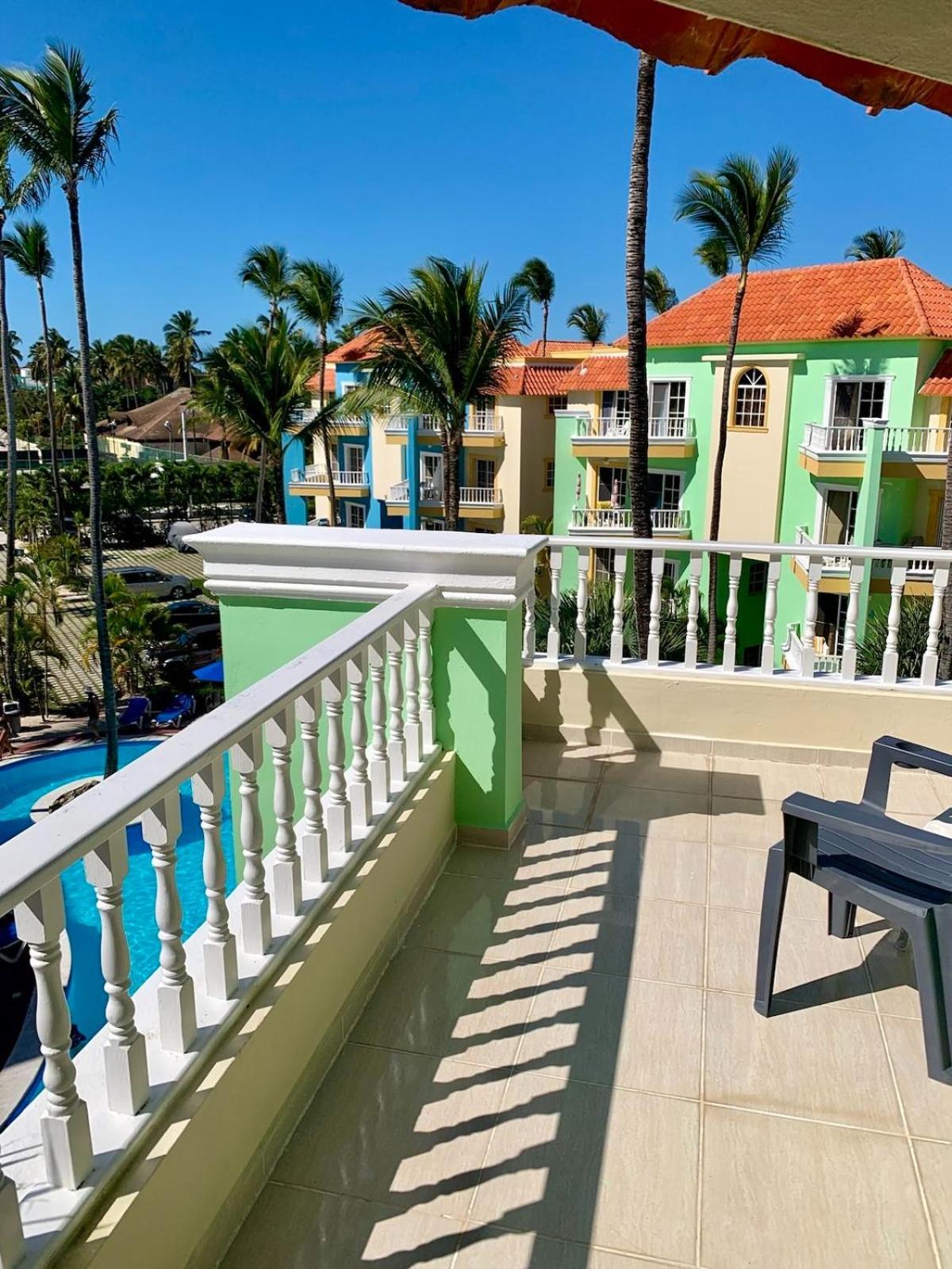 Palm Suites E-6-two-level apartment with a view of the pool view 2