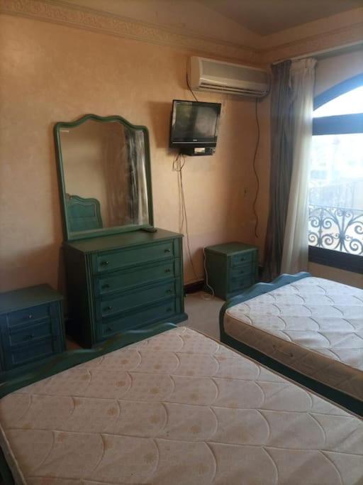 Villa Marina 5, 2nd Row Sea view 3