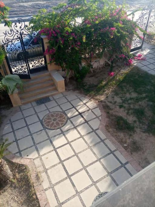 Villa Marina 5, 2nd Row Sea view 4
