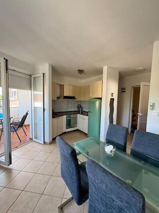 Charmy Sunny Apartment view 3