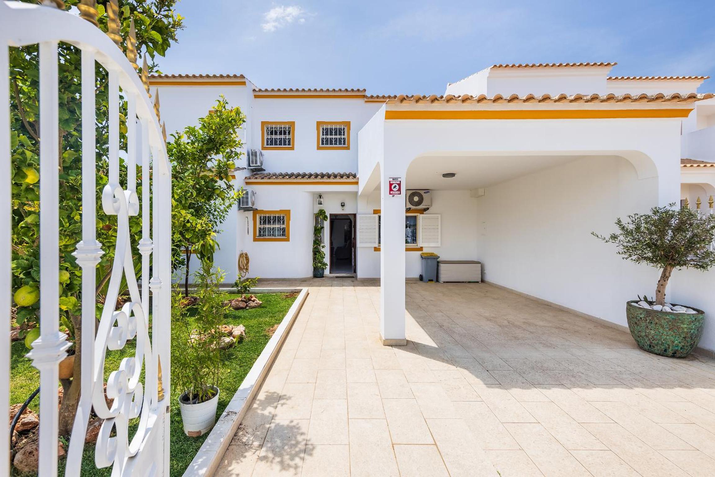 Villa Chiquito Albufeira - Private Pool&Parking - BBQ&AC&WI-FI view 2
