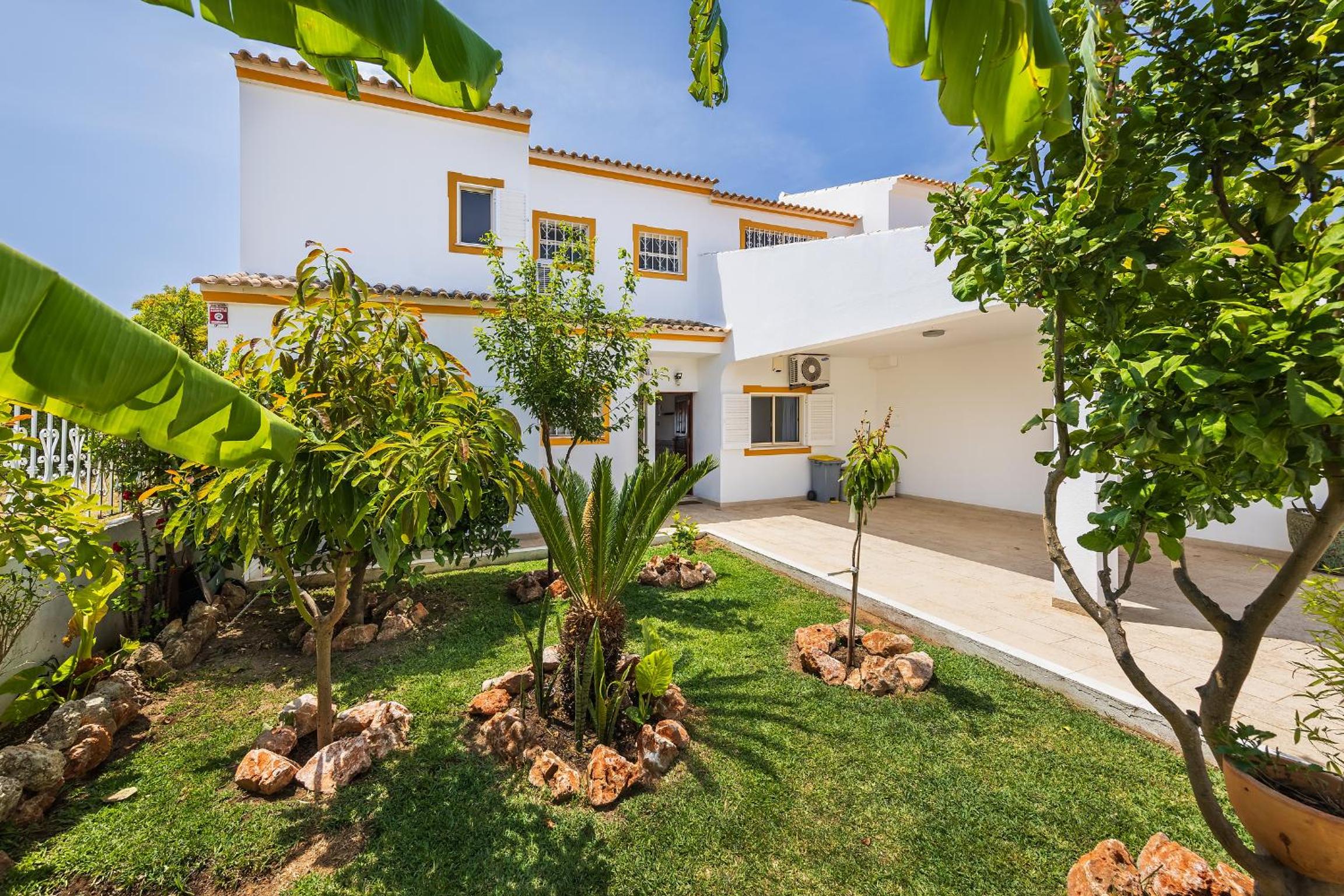 Villa Chiquito Albufeira - Private Pool&Parking - BBQ&AC&WI-FI view 3