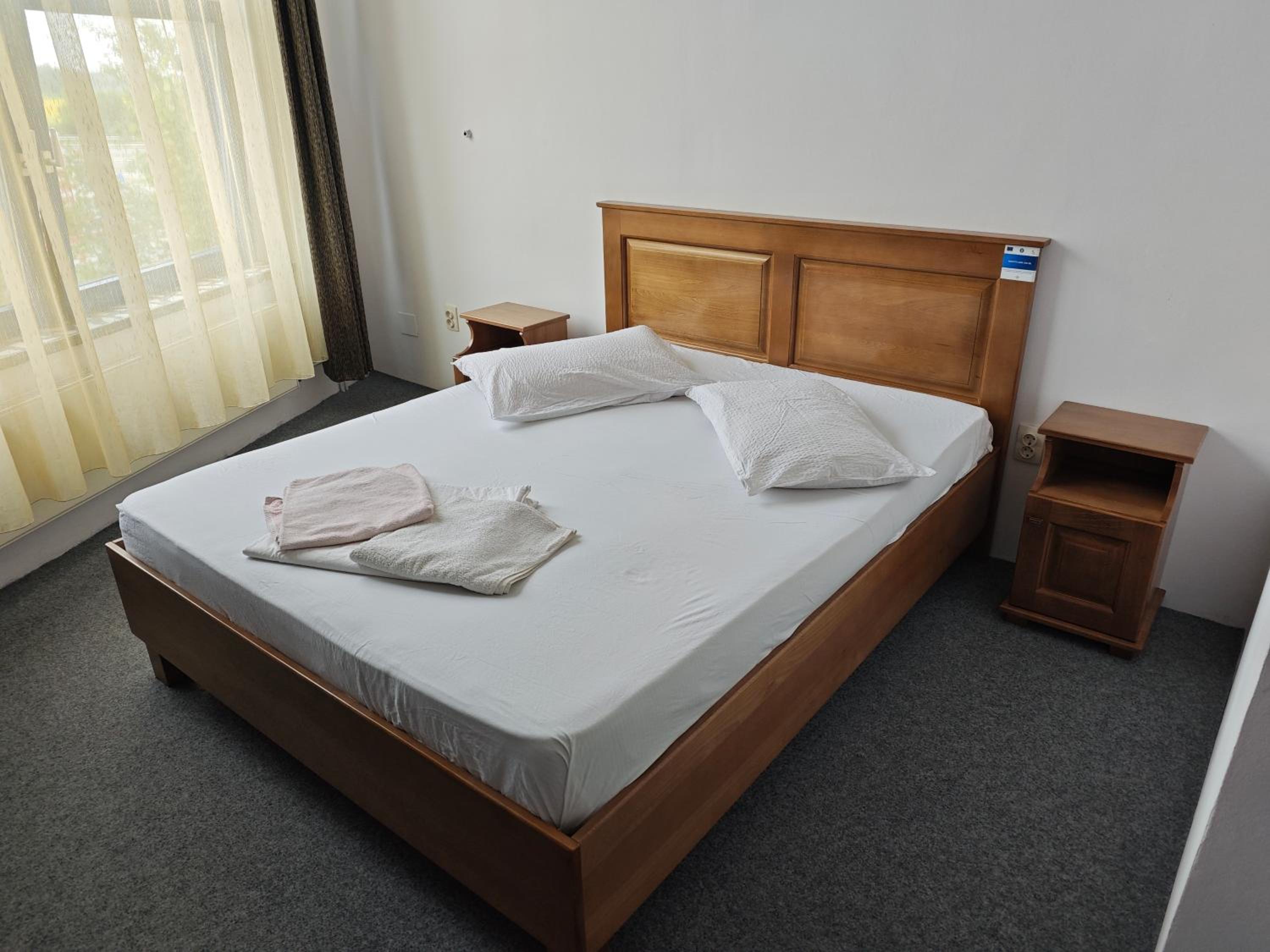 Motel AZUR KM36 view 3