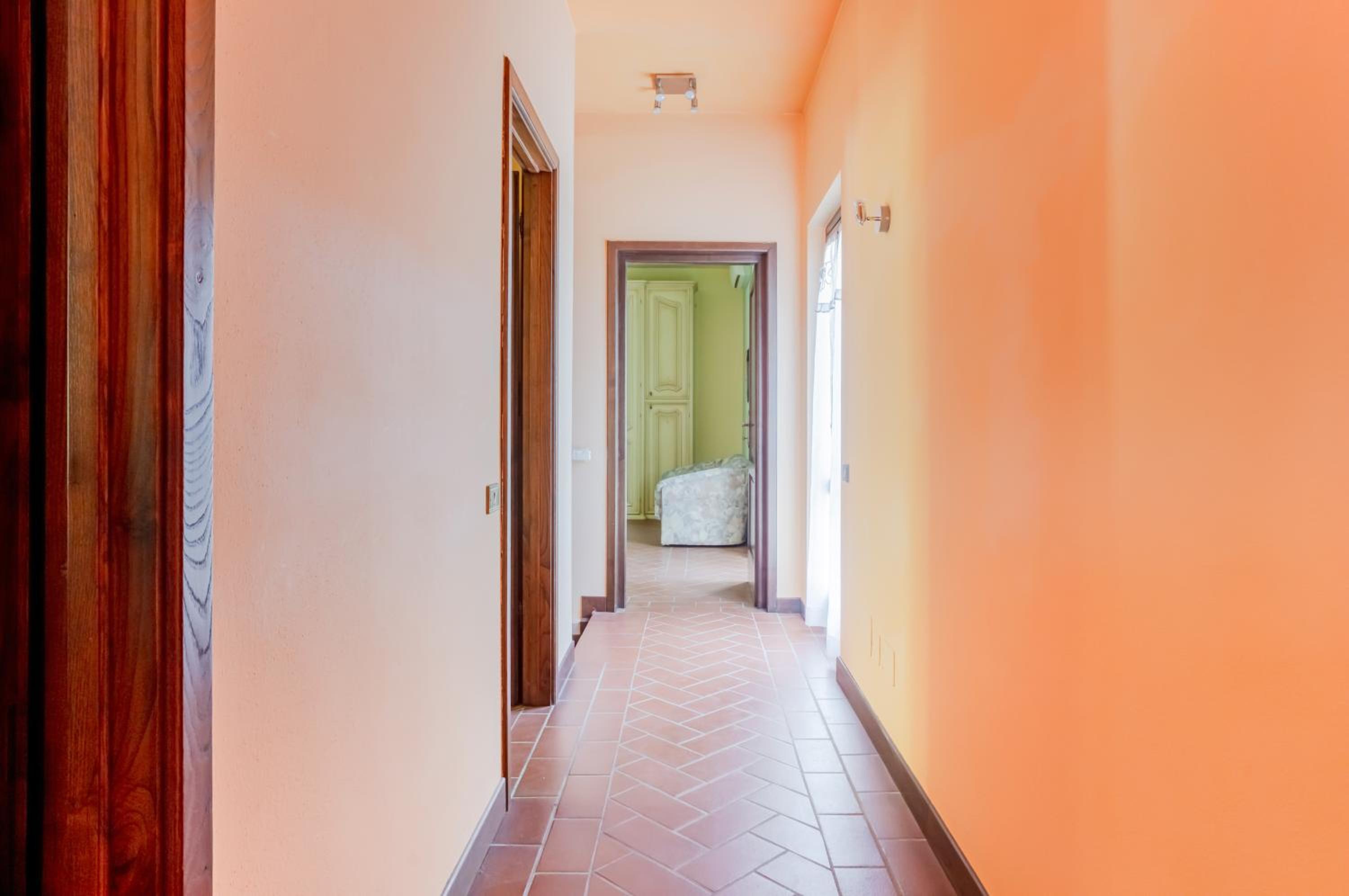 GuestHost - Rustic Villetta with Garden, Pool and Parking