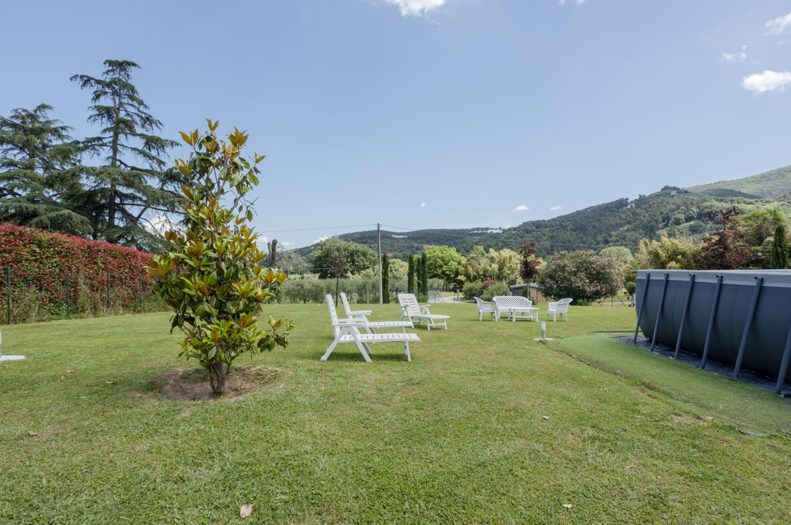 GuestHost - Rustic Villetta with Garden, Pool and Parking