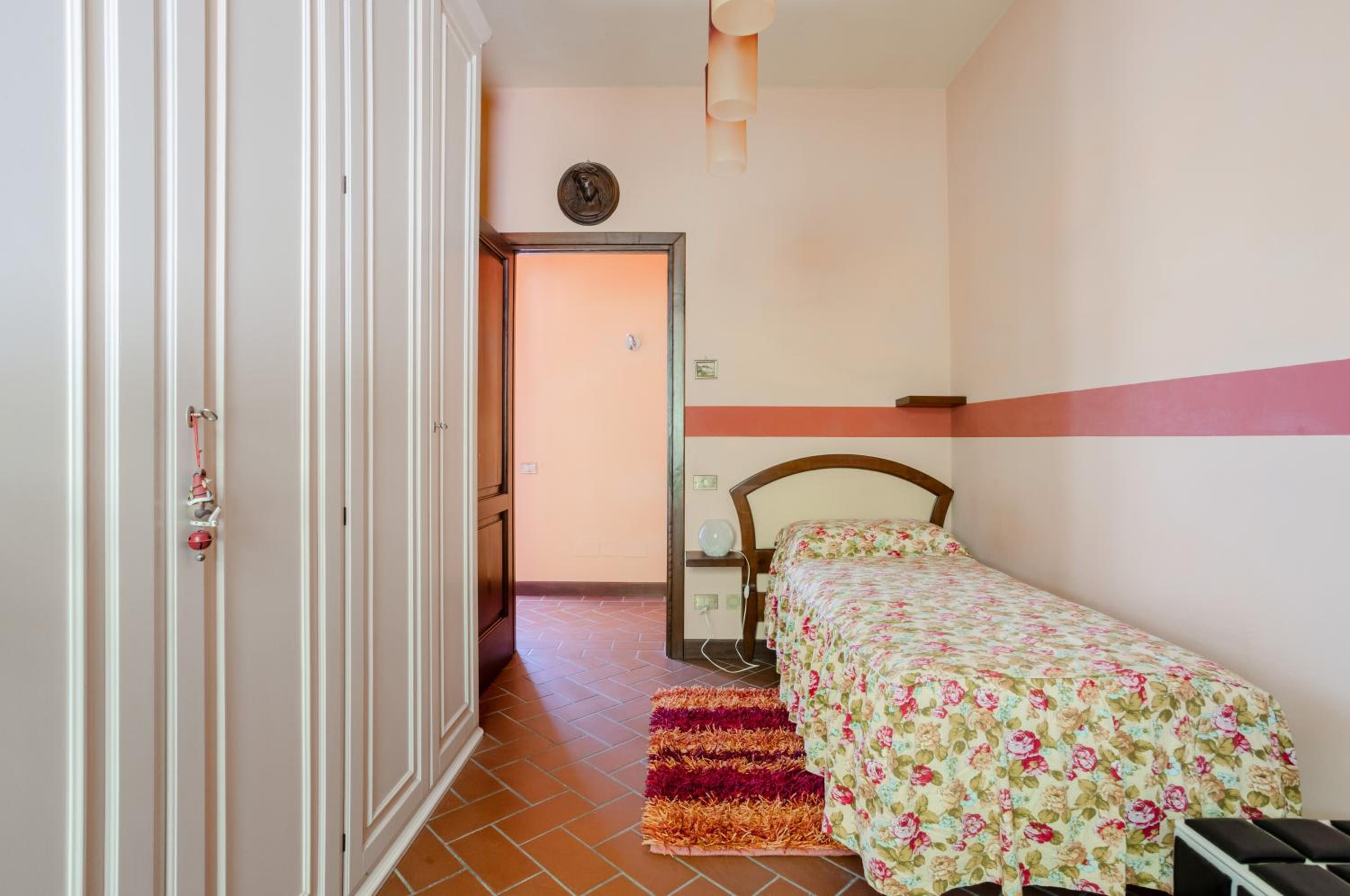 GuestHost - Rustic Villetta with Garden, Pool and Parking