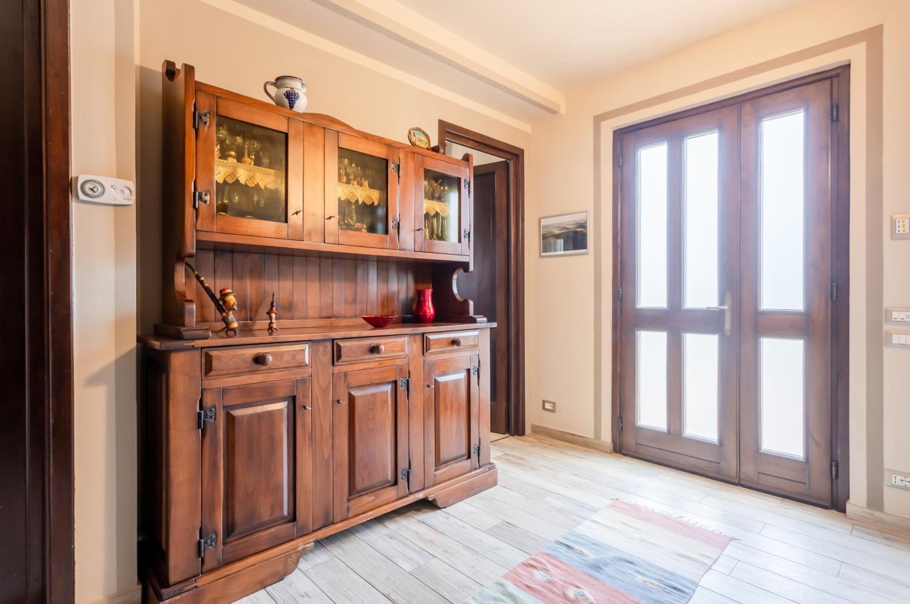 GuestHost - Rustic Villetta with Garden, Pool and Parking