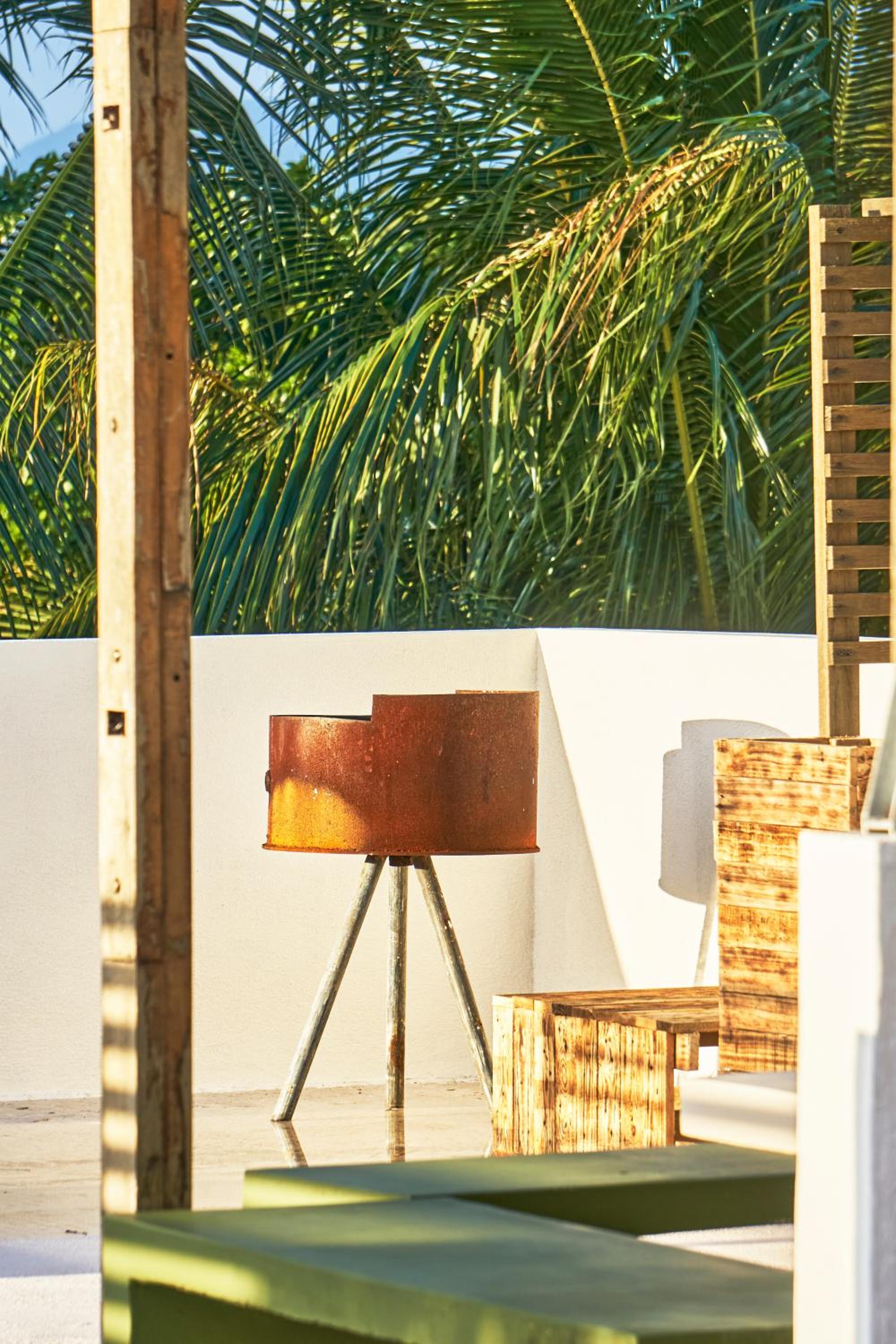 LouKaz -Entire Rental Units w Panoramic Rooftop