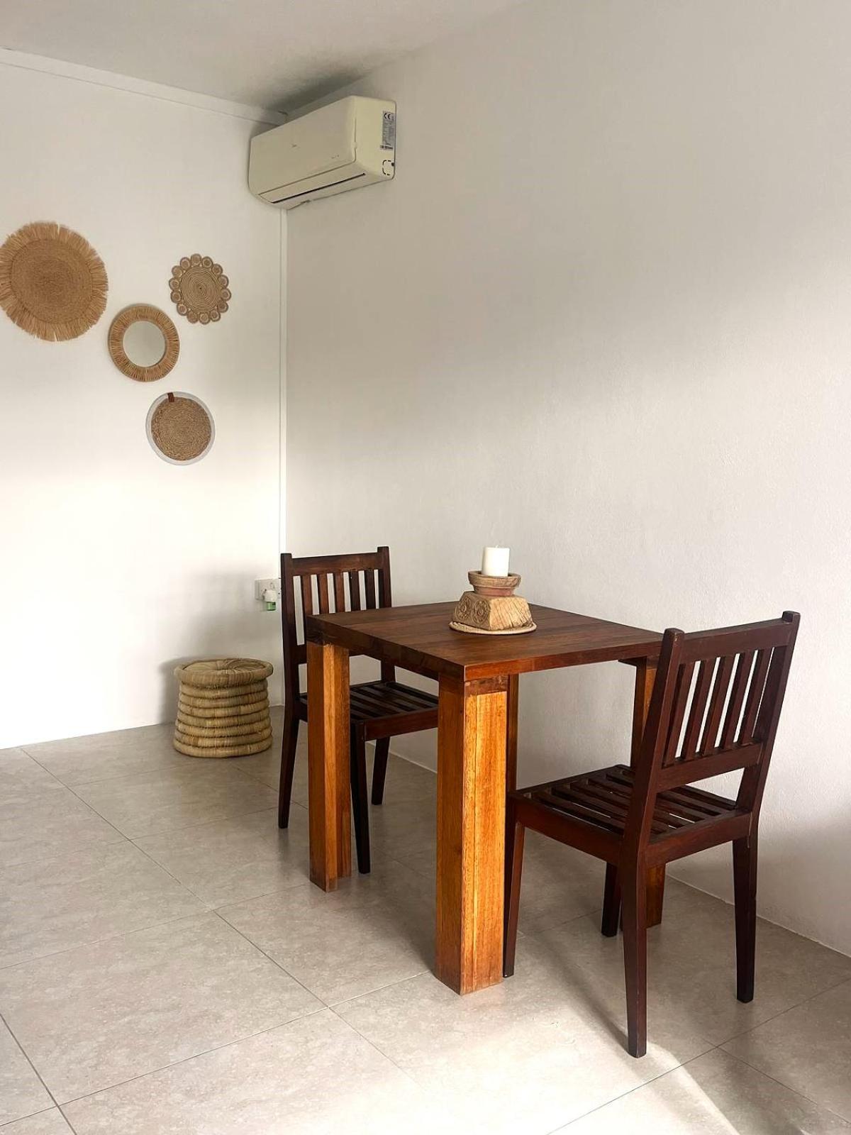 LouKaz -Entire Rental Units w Panoramic Rooftop