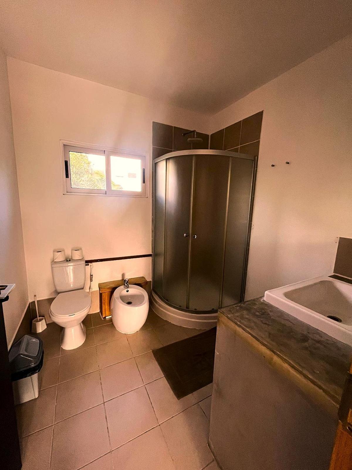 LouKaz -Entire Rental Units w Panoramic Rooftop