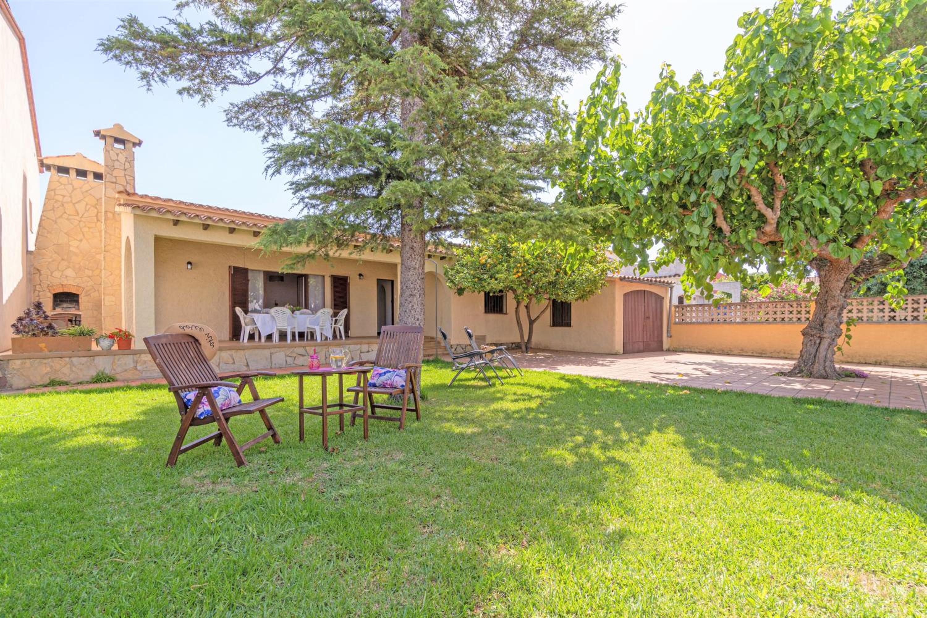 Apart-rent Casa con jardín Pani 0081