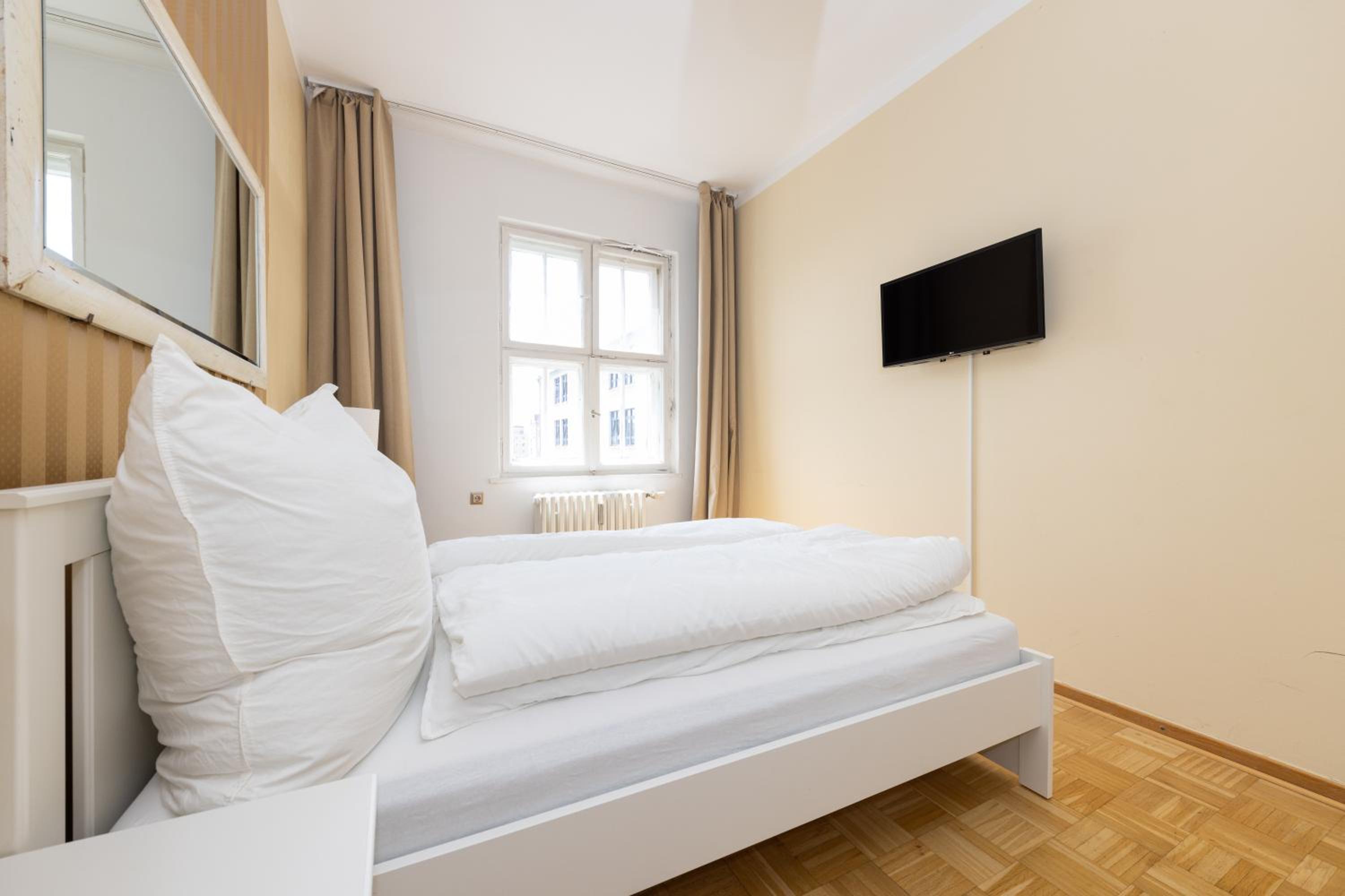 160qm 6-Zimmer Banksi-Galerie-Apartment Hauptbahnhof