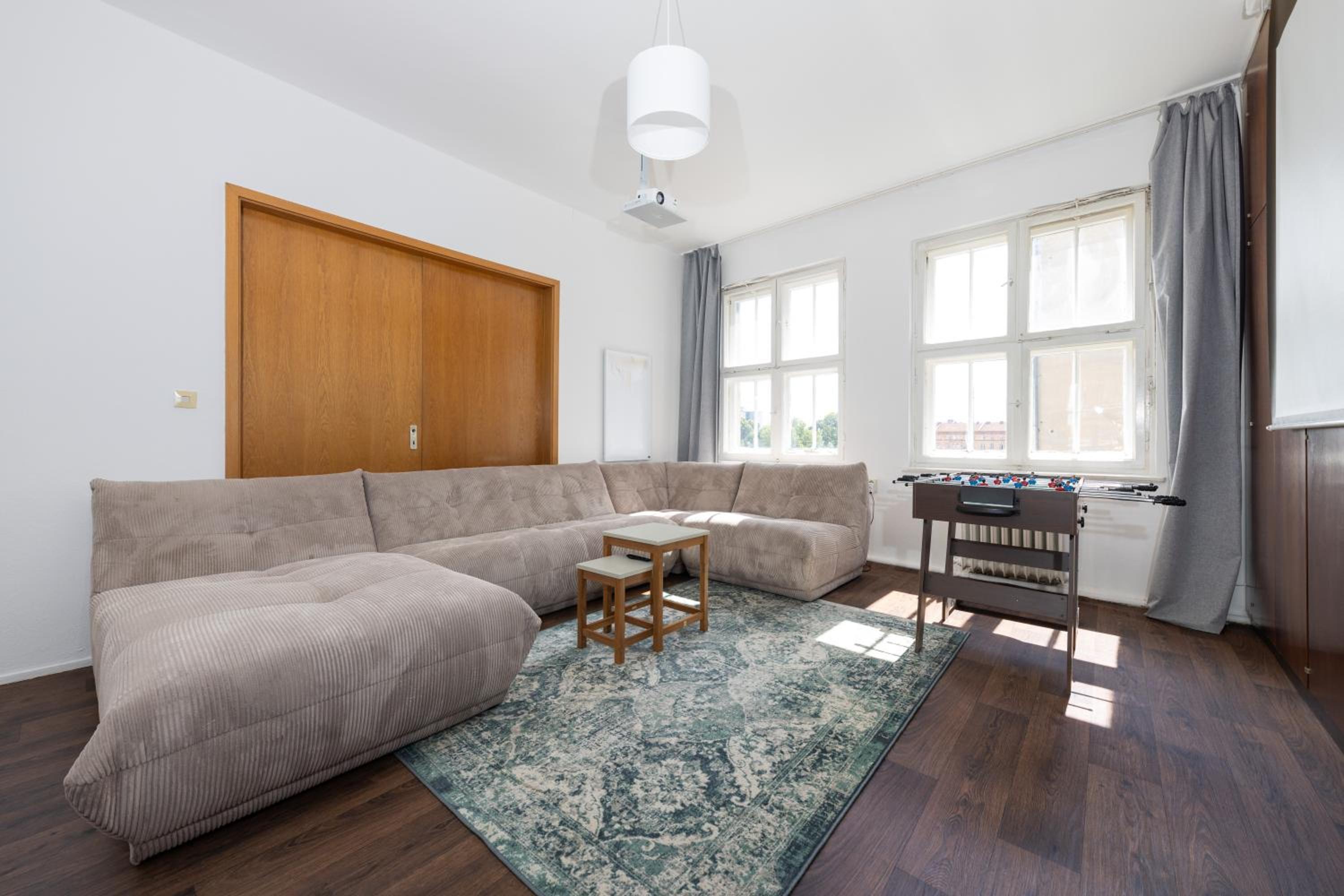 160qm 6-Zimmer Banksi-Galerie-Apartment Hauptbahnhof