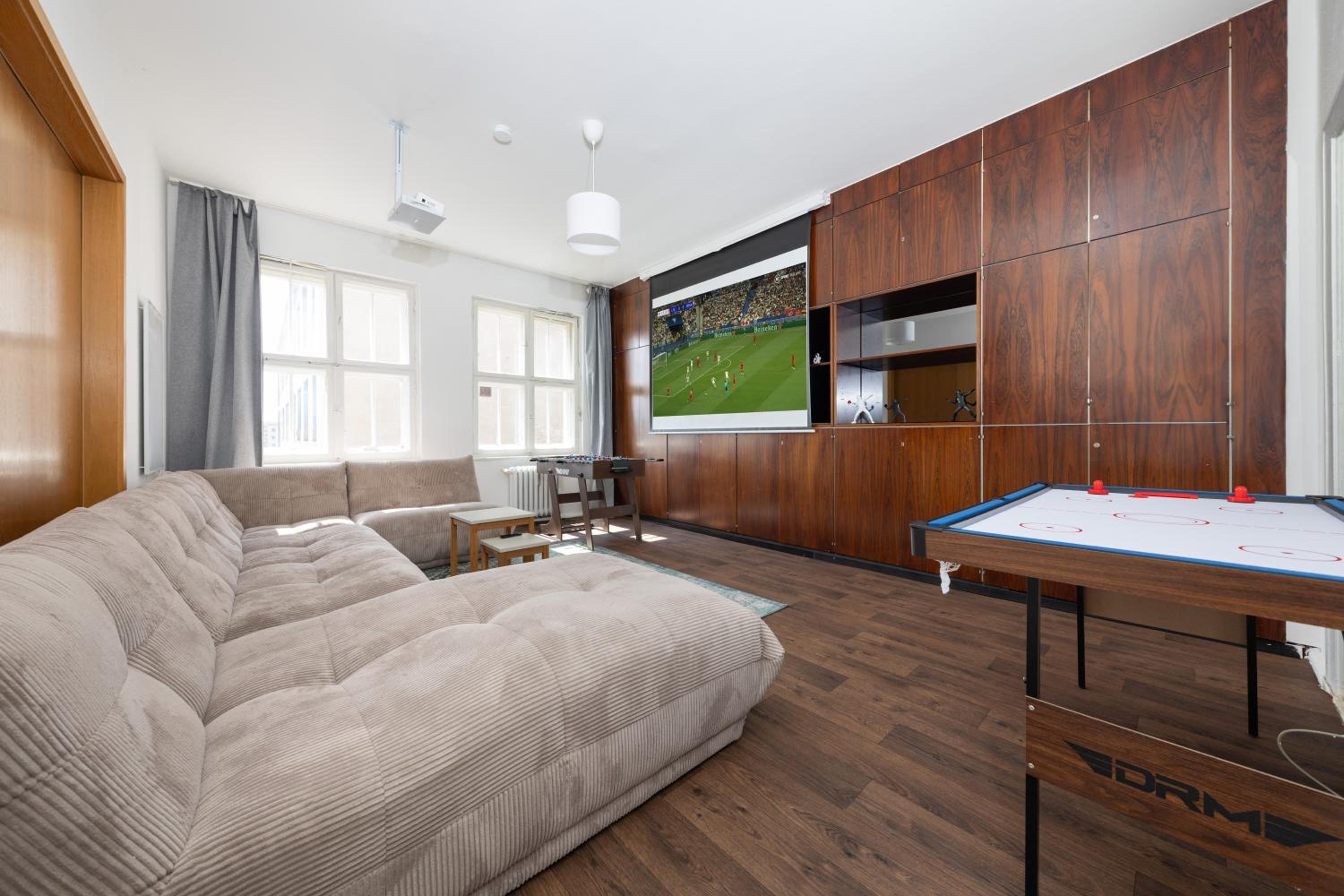 160qm 6-Zimmer Banksi-Galerie-Apartment Hauptbahnhof